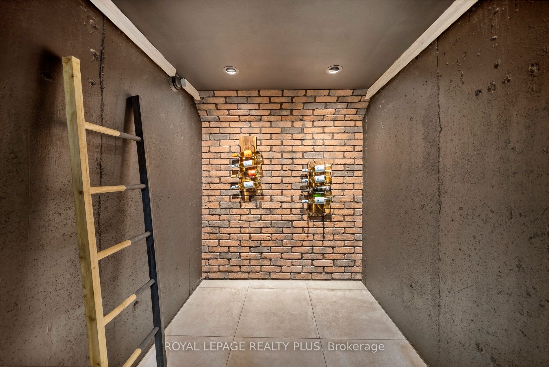 4344 Dallas Court