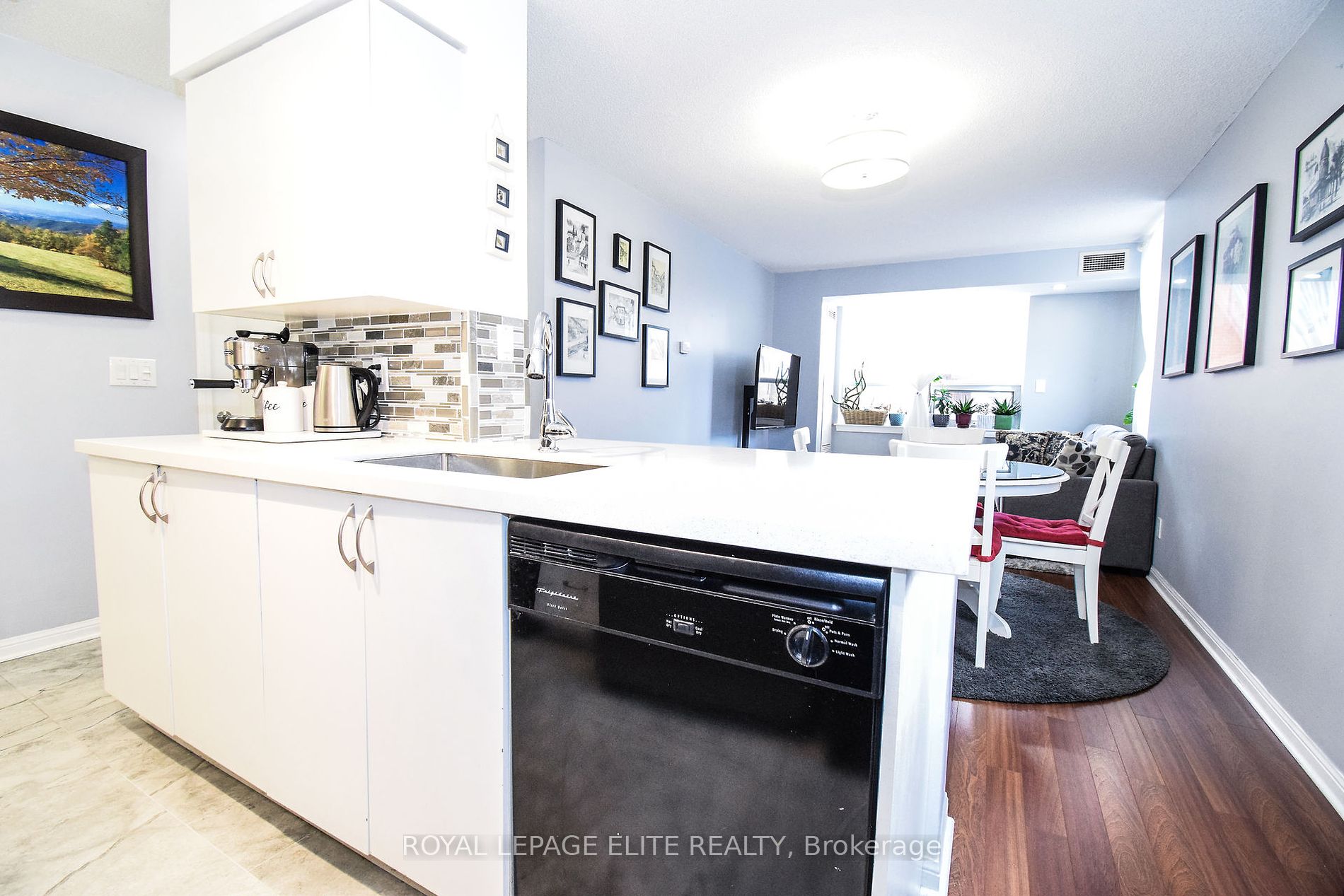 4 Elsinore Path, #203