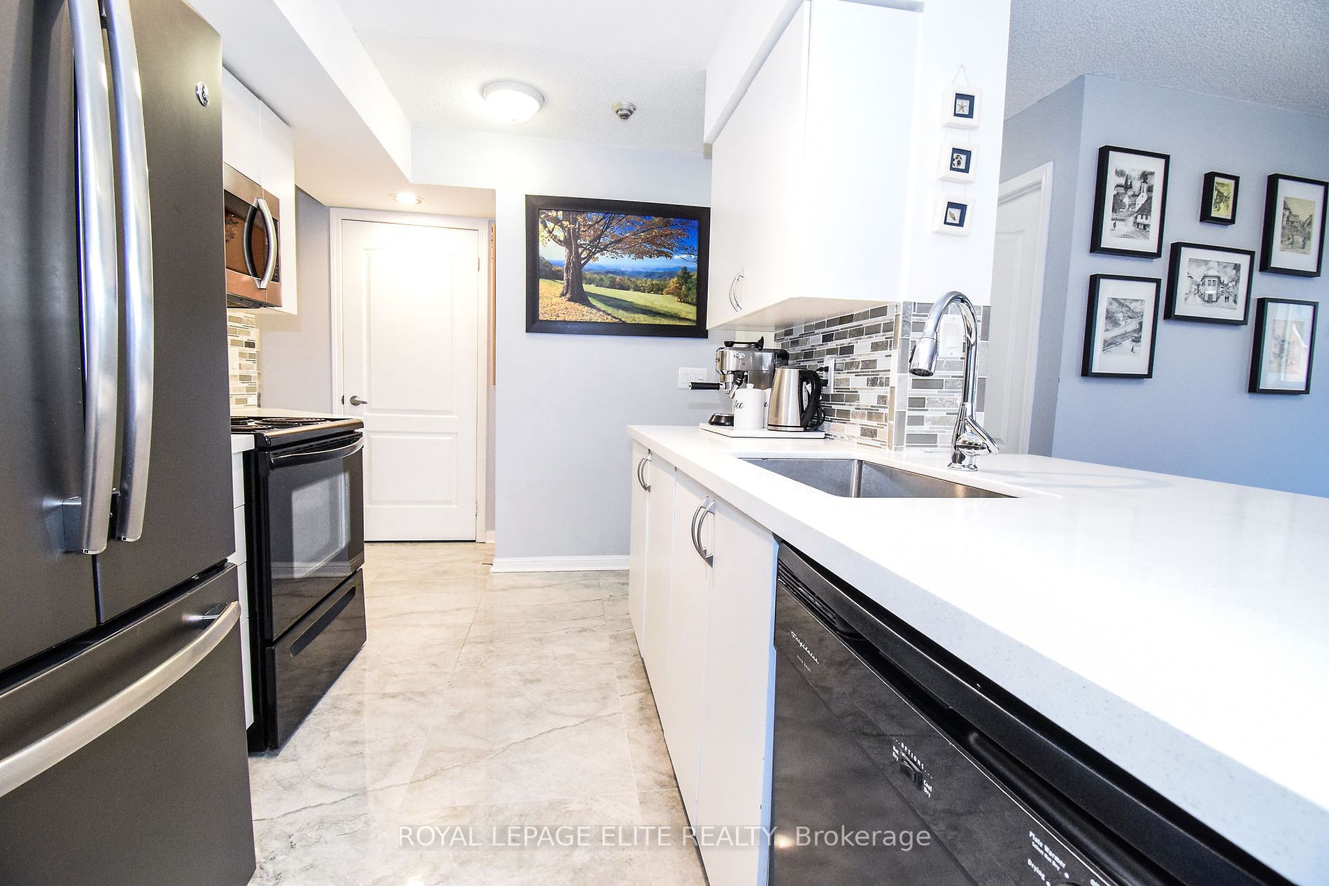 4 Elsinore Path, #203