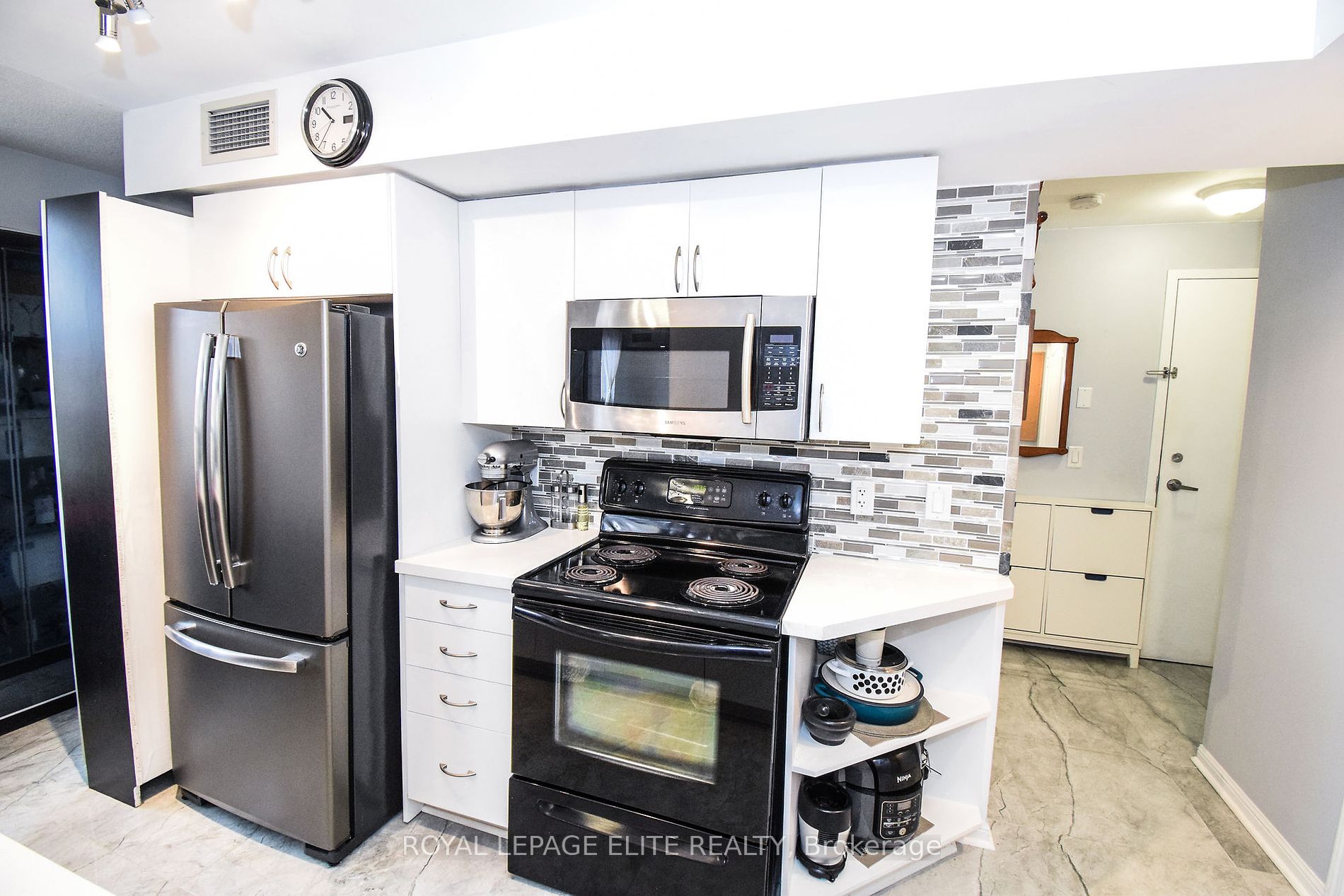 4 Elsinore Path, #203