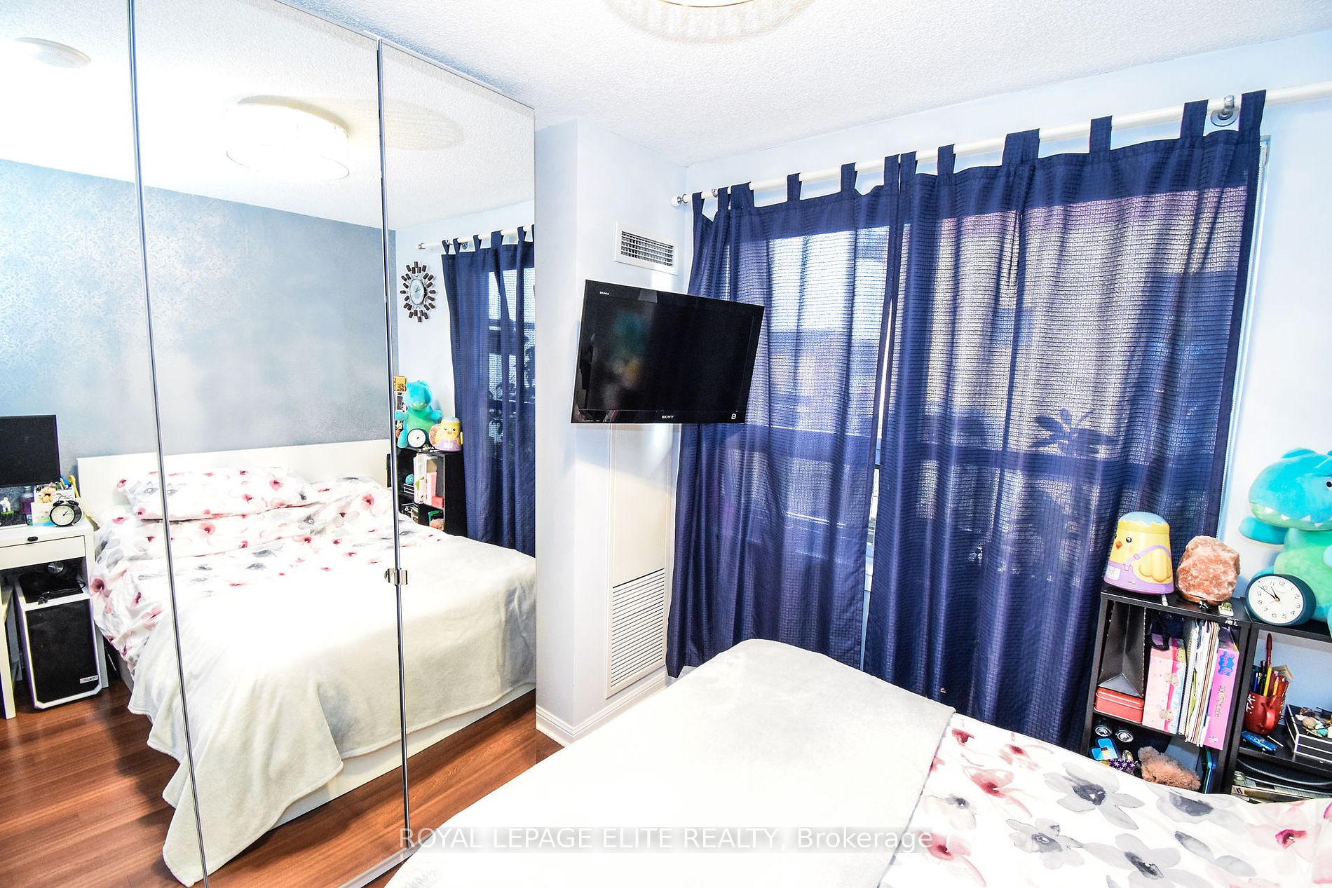 4 Elsinore Path, #203