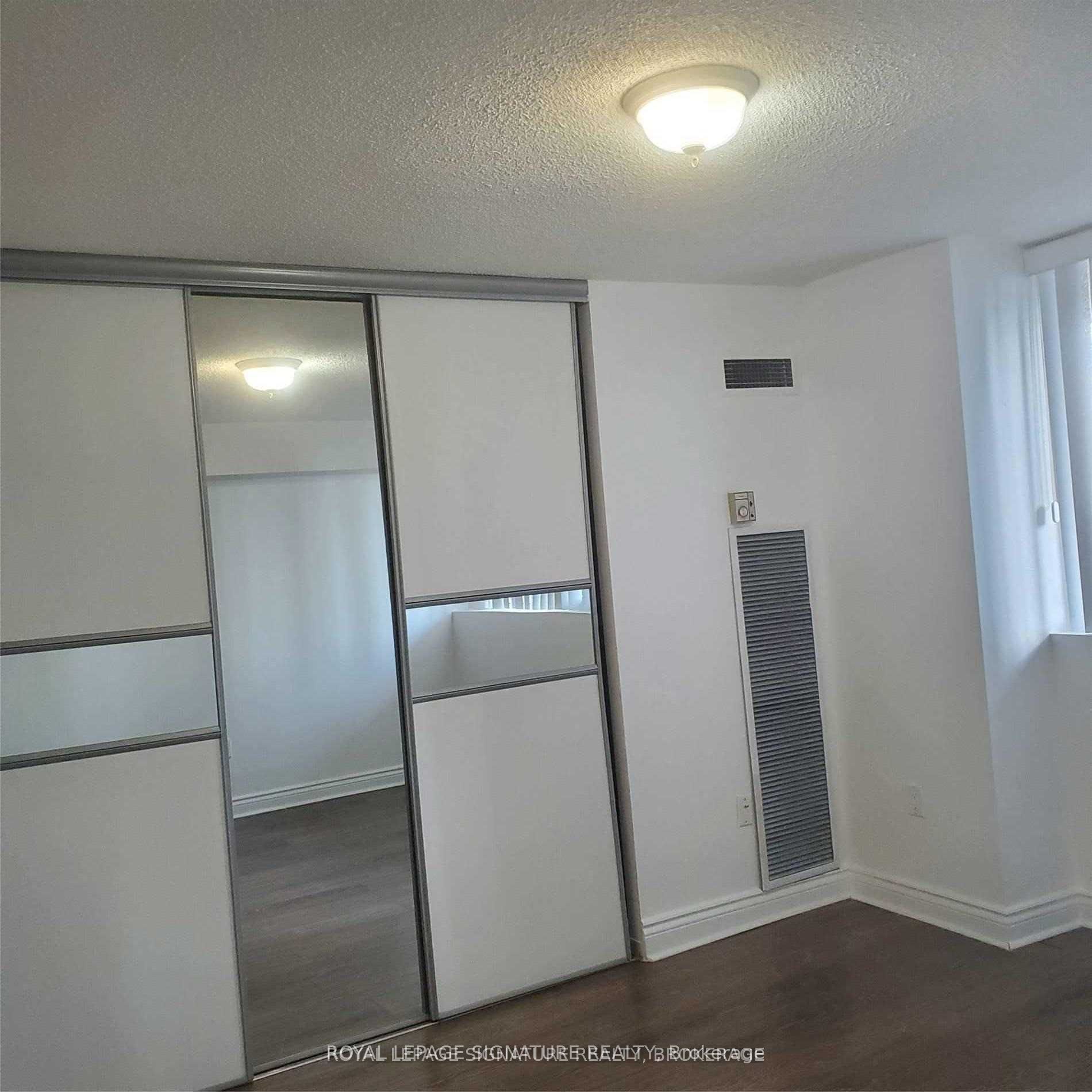 3590 Kaneff Crescent #1407