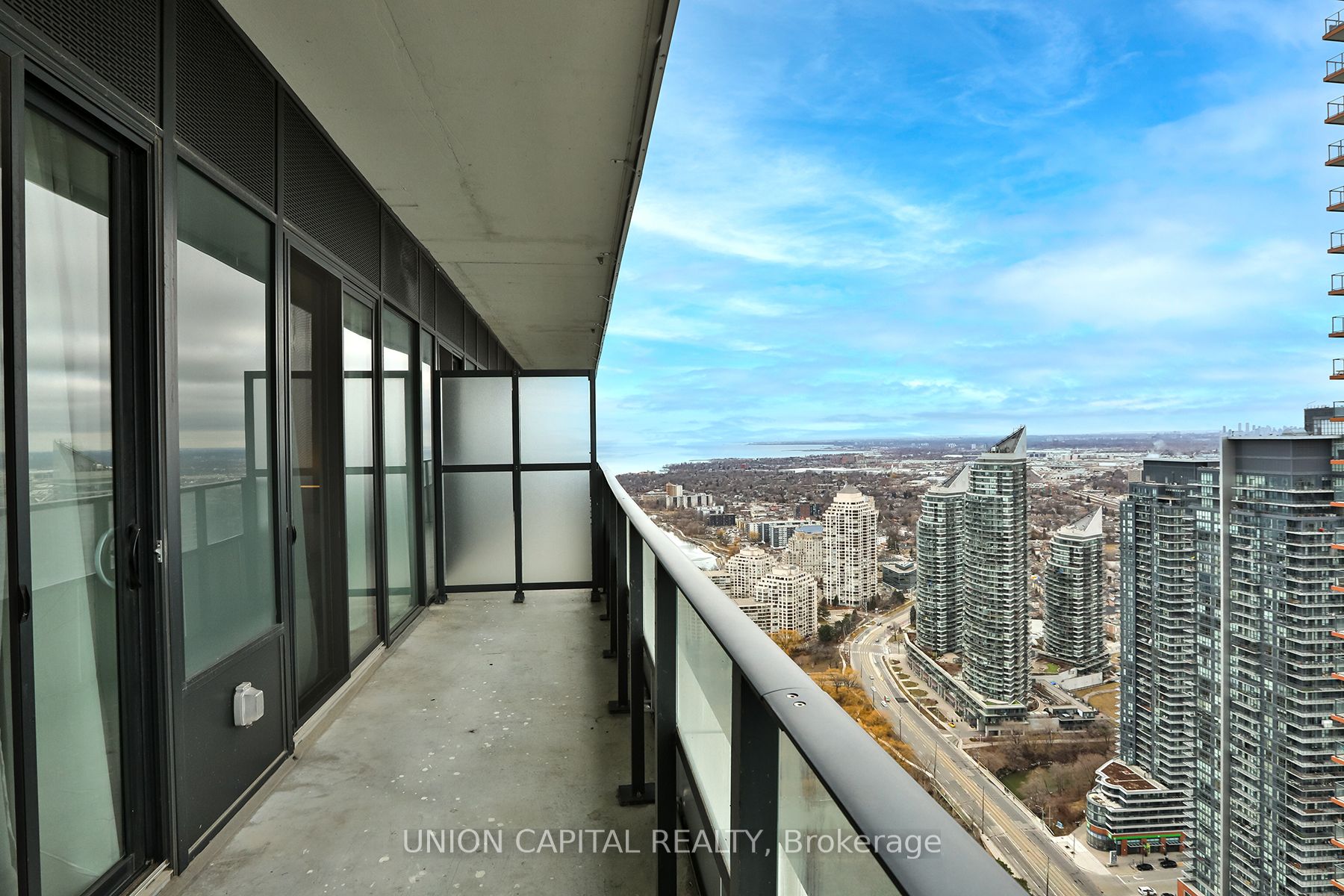 20 Shore Breeze Drive #LPH02B
