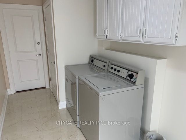 542 guelph Street, ##B
