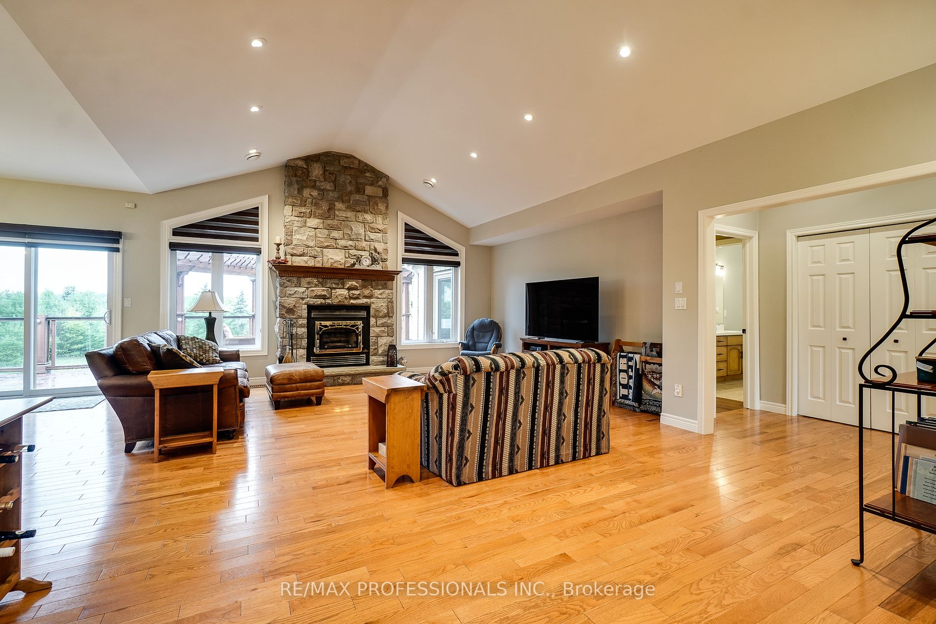 8 Morgan Drive