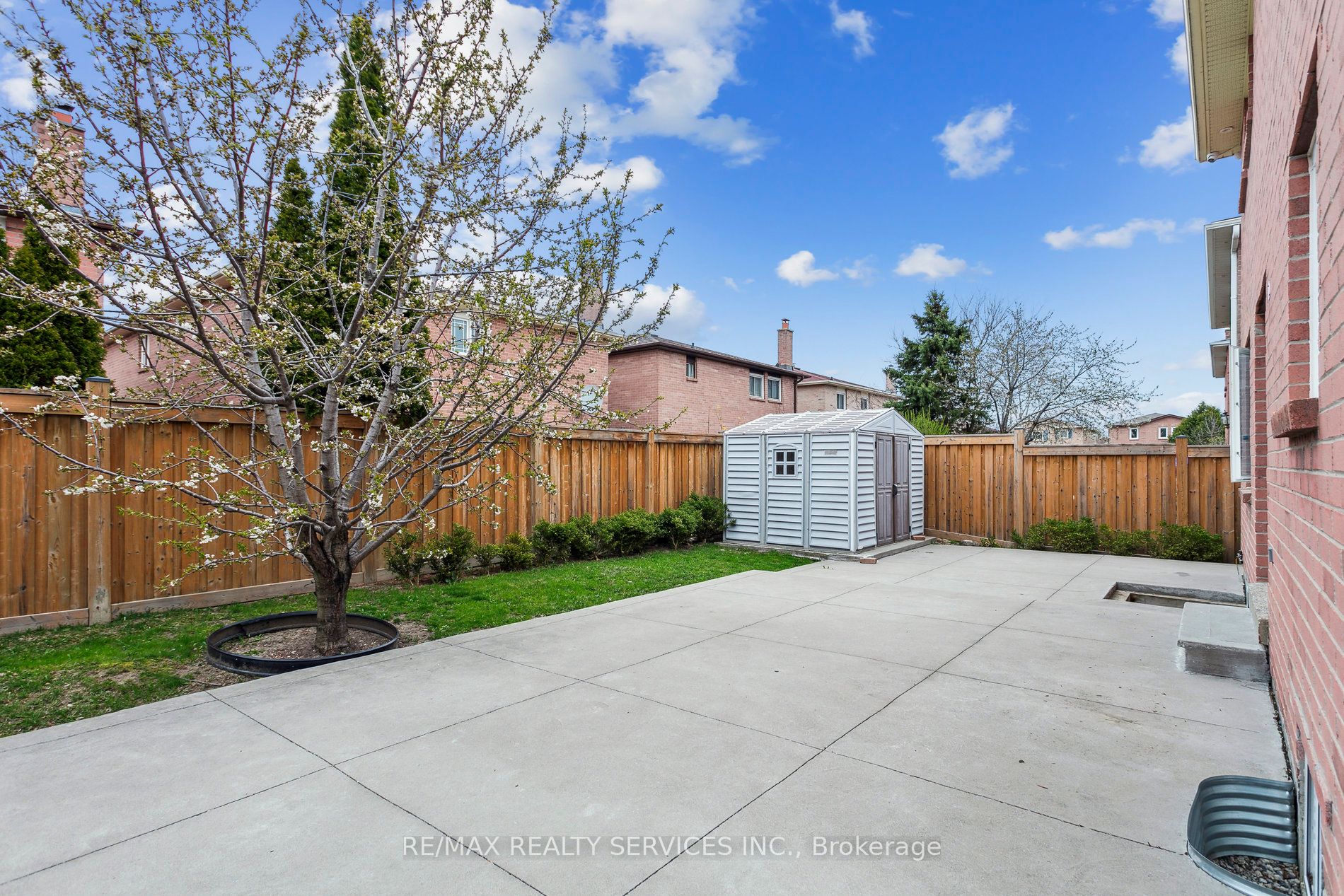 36 Smye Crt