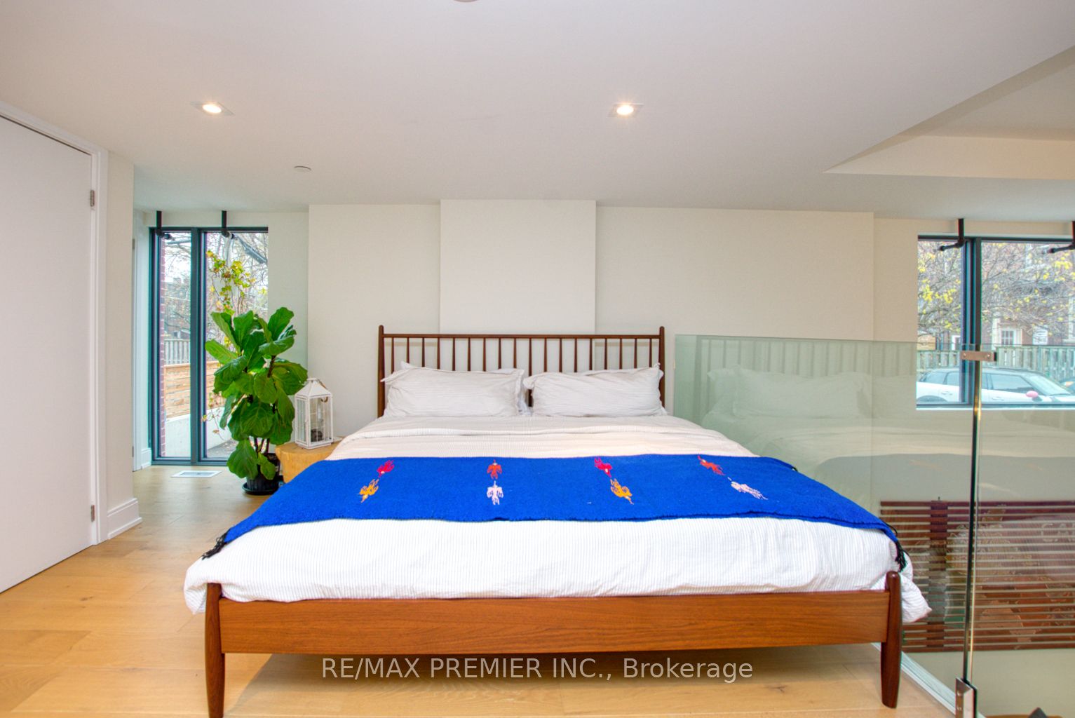 430 Roncesvalles Avenue, #105