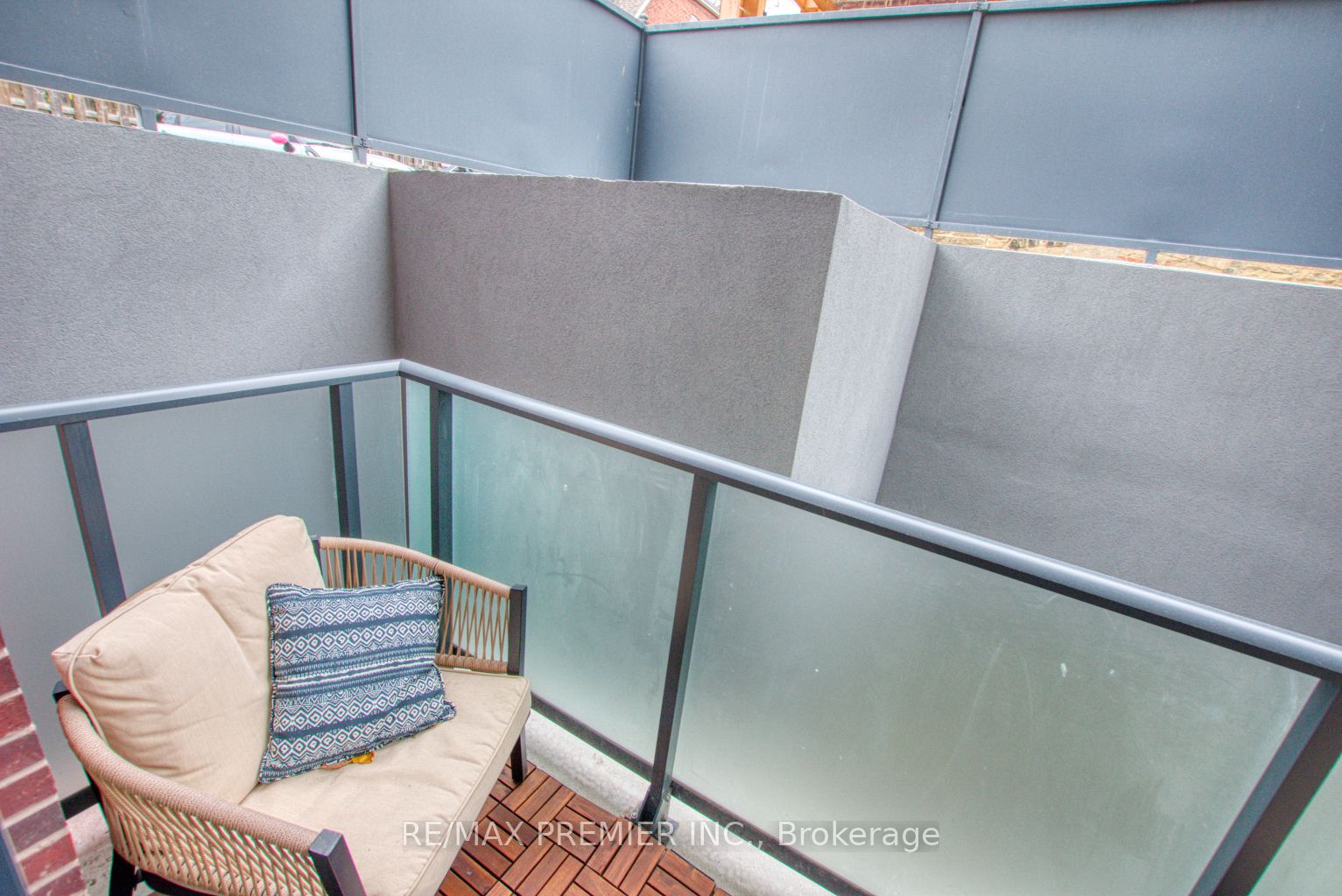 430 Roncesvalles Avenue, #105