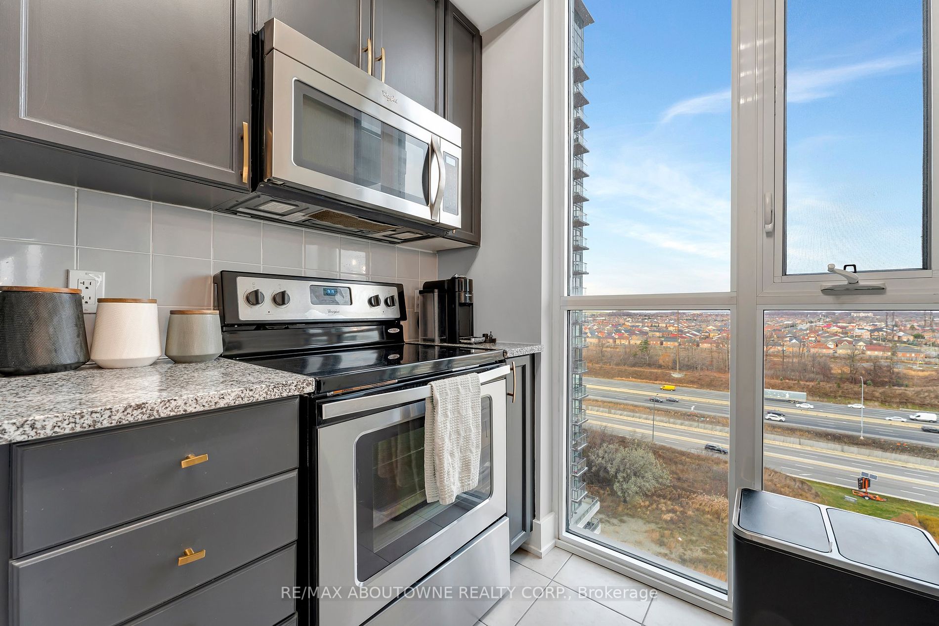 339 Rathburn Road W, #1516