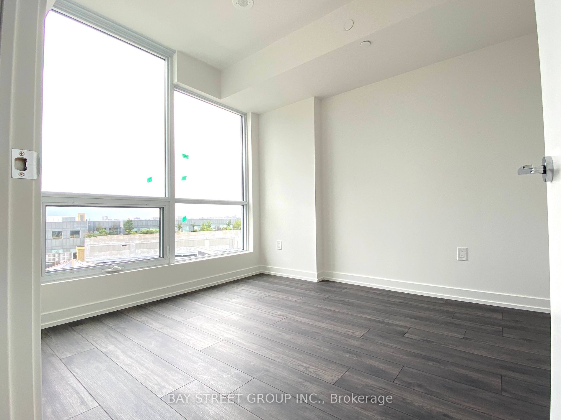 10 De Boers Drive #814