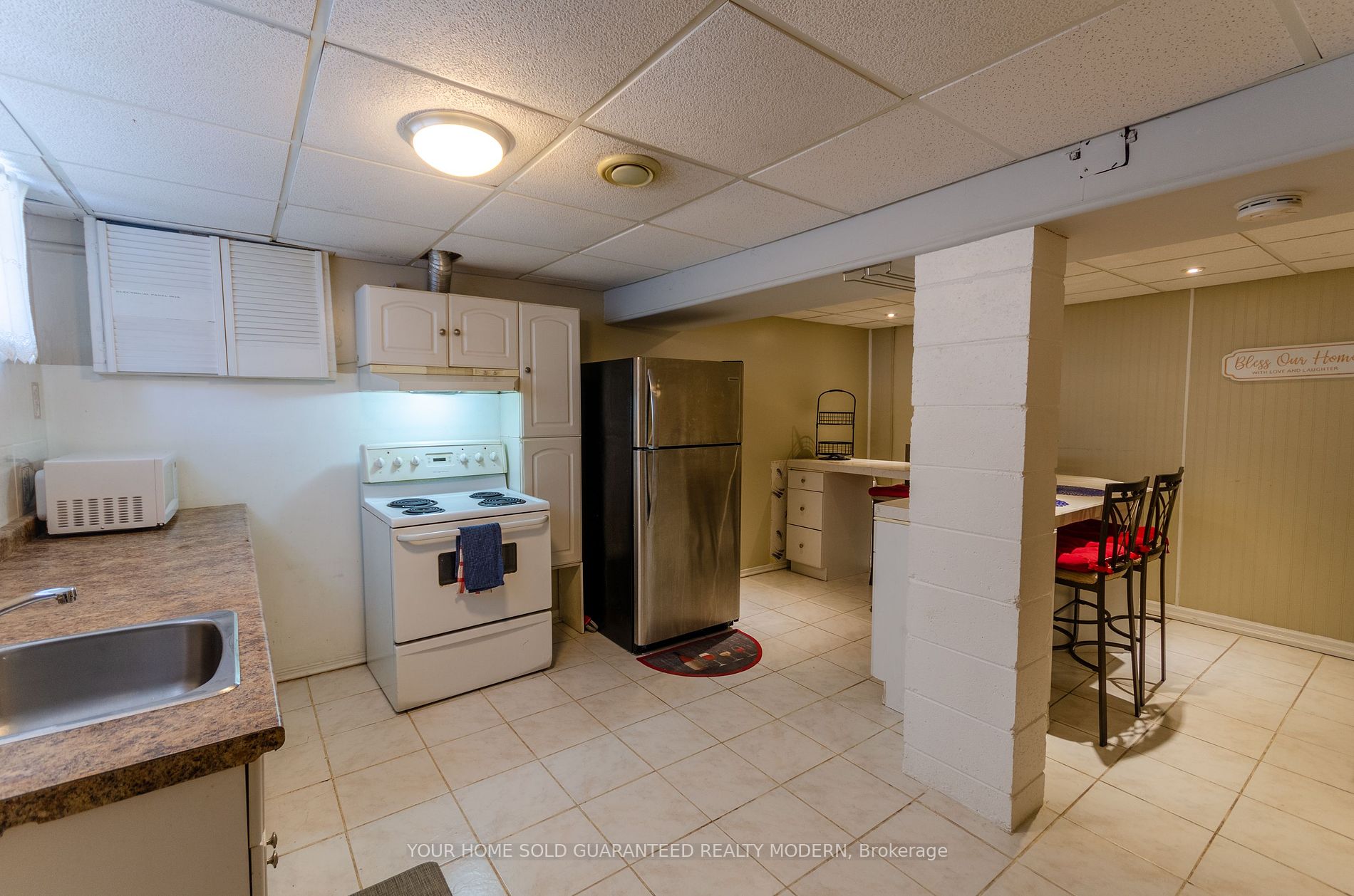 2389 Barclay Rd