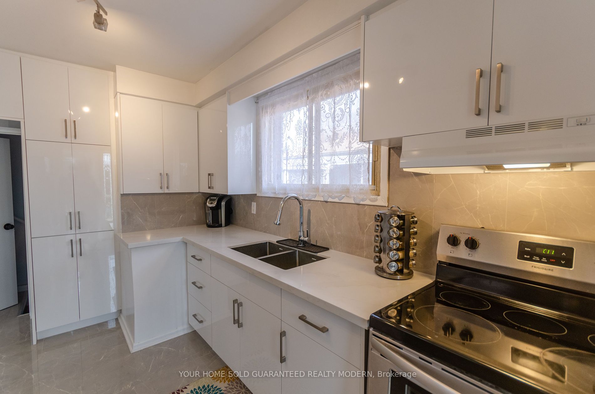2389 Barclay Rd