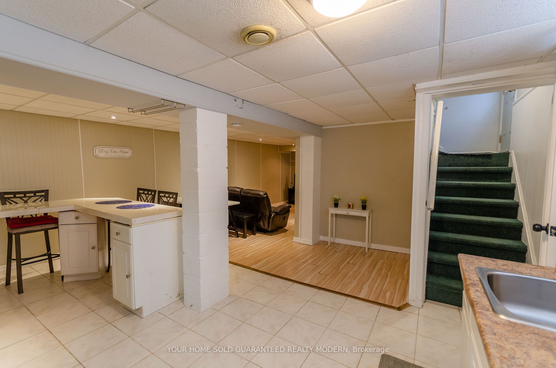 2389 Barclay Rd