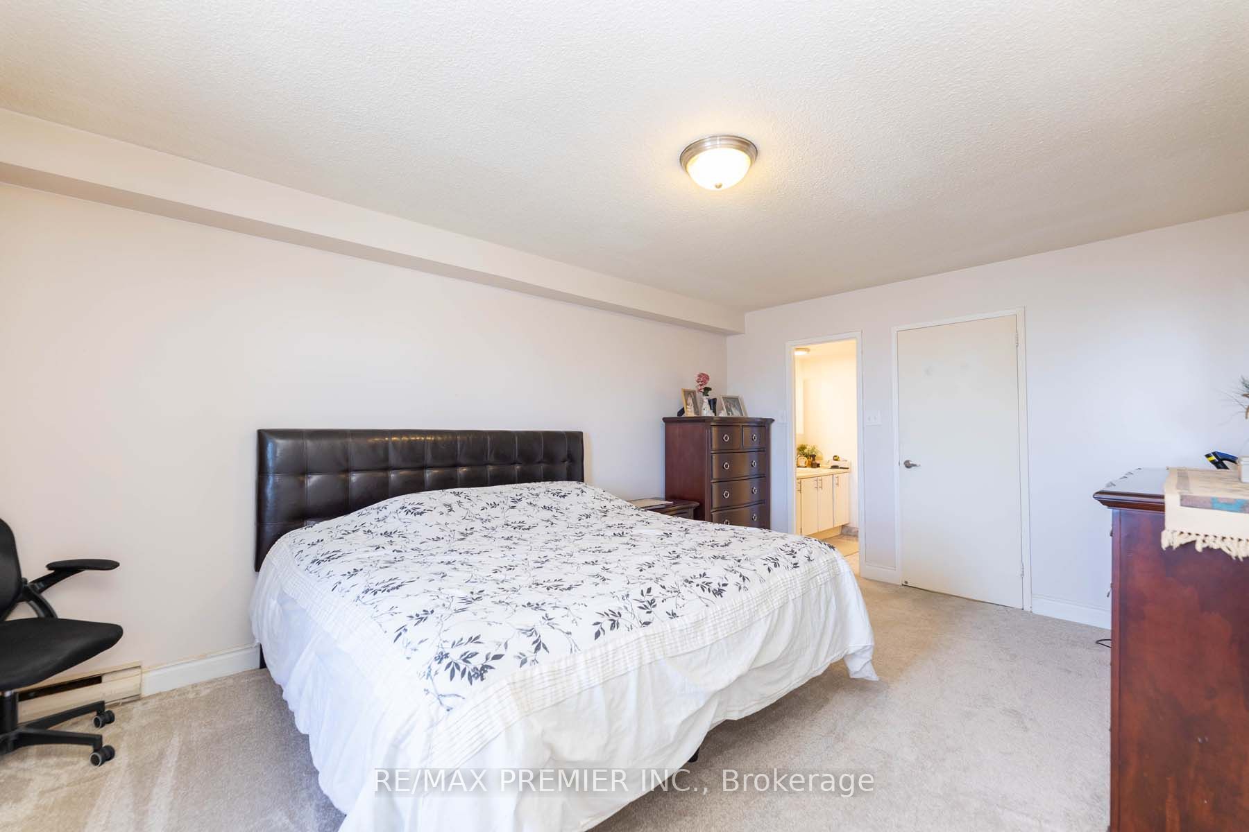 49 Silverstone Dr, #1108
