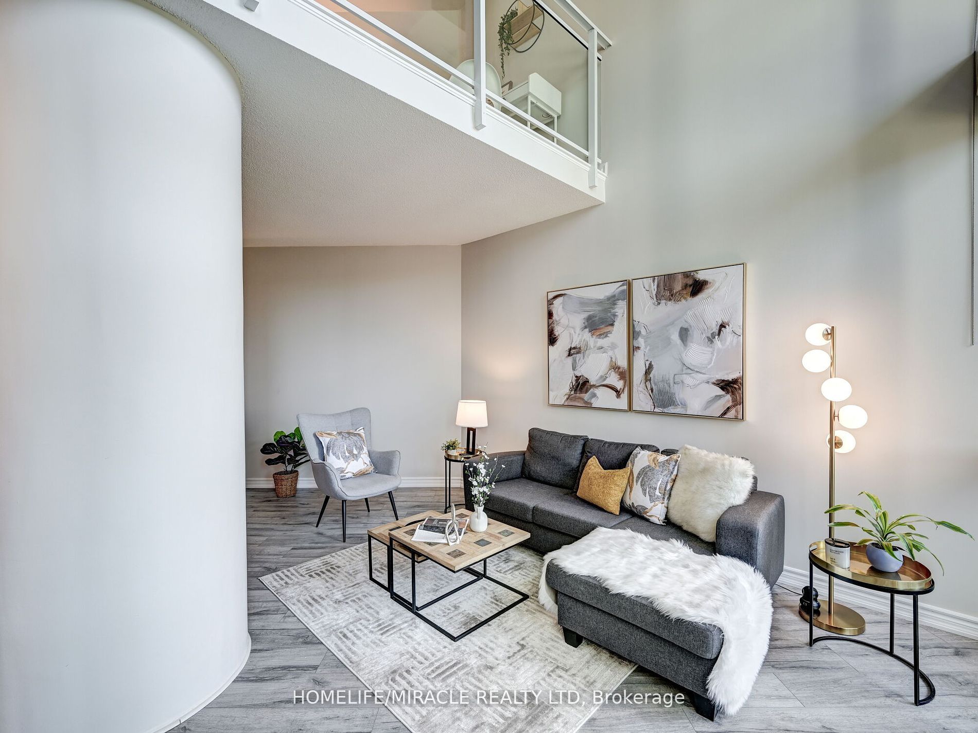 220 Burnhamthorpe Road W, #913