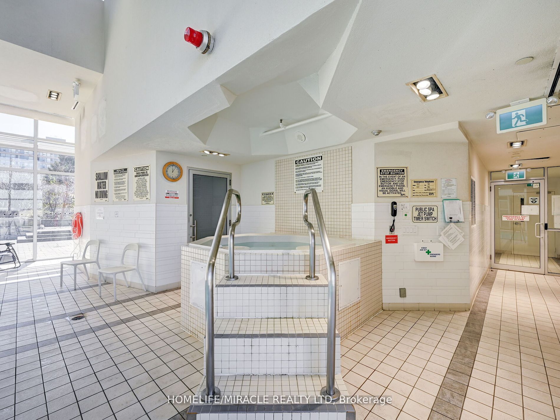 220 Burnhamthorpe Road W, #913