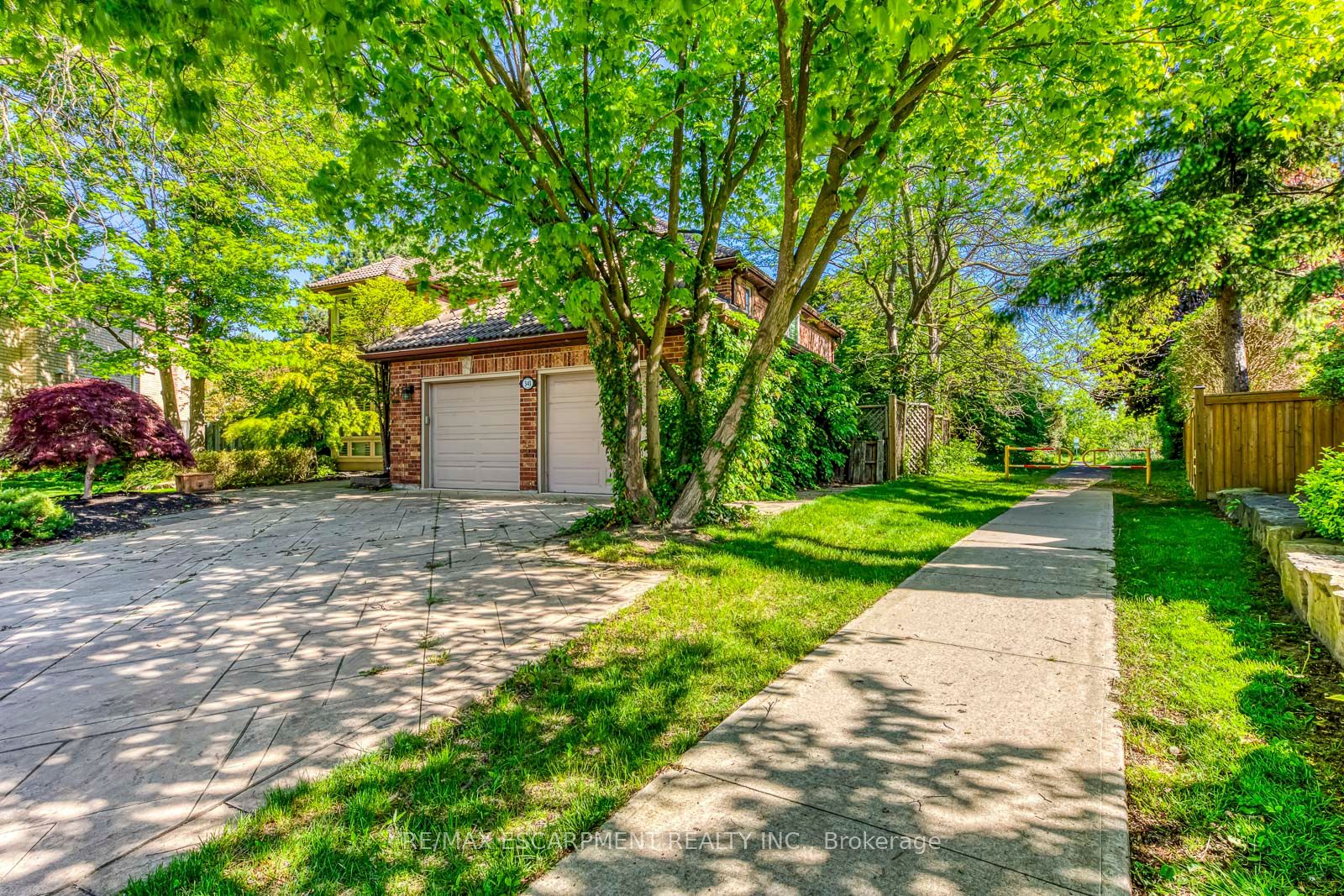341 Acacia Crt