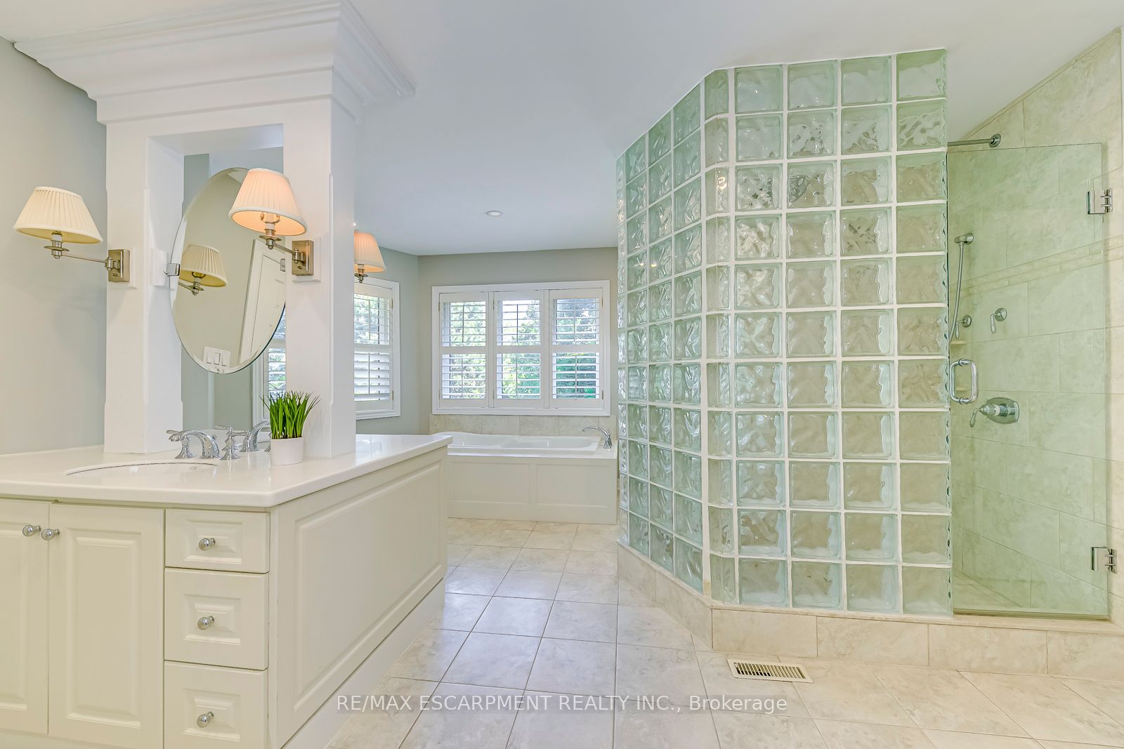 341 Acacia Crt