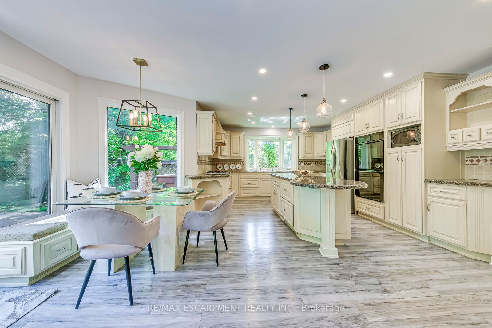 341 Acacia Crt