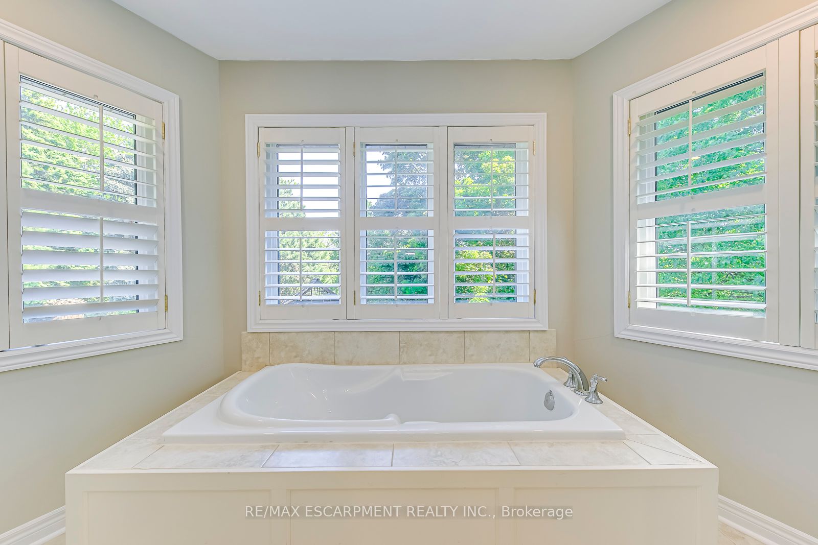 341 Acacia Crt