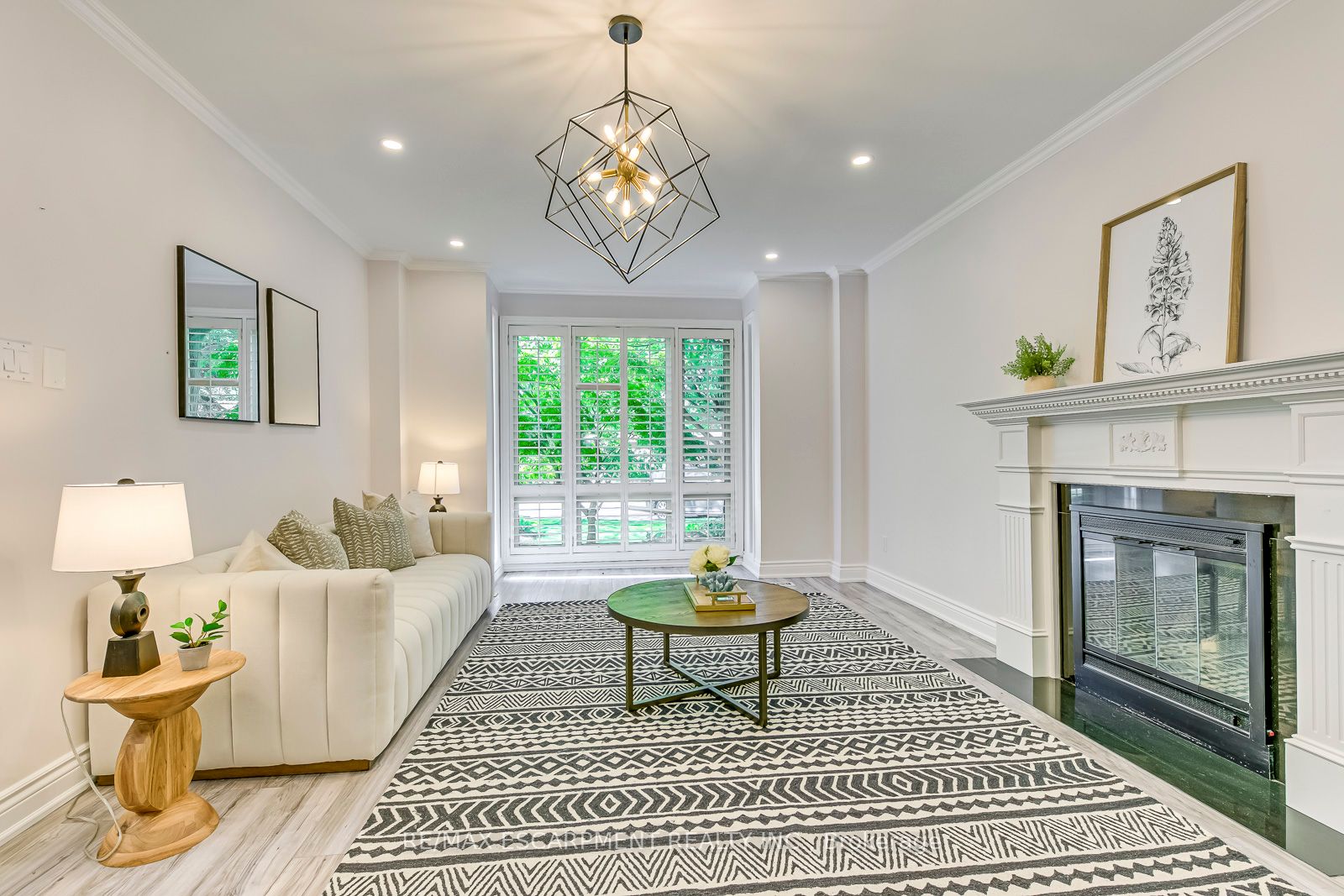 341 Acacia Crt