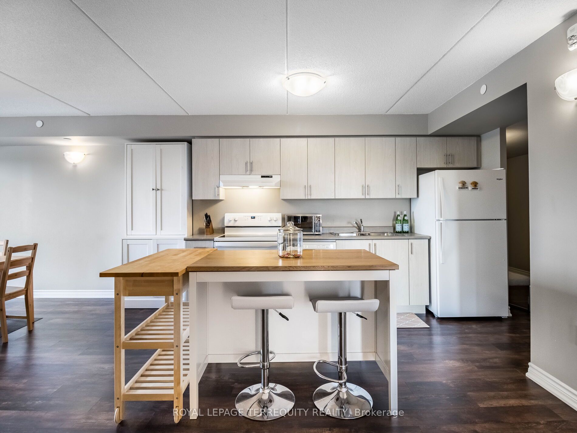 716 Main Street E, #1008