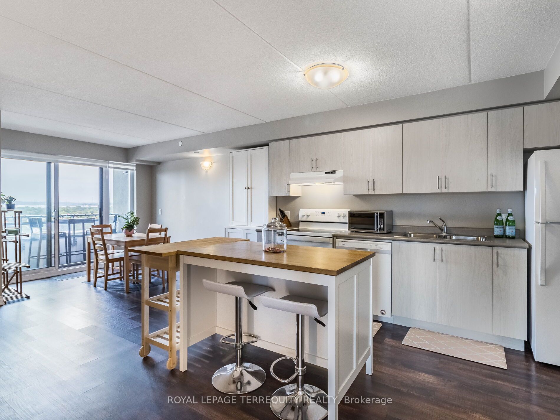 716 Main Street E, #1008