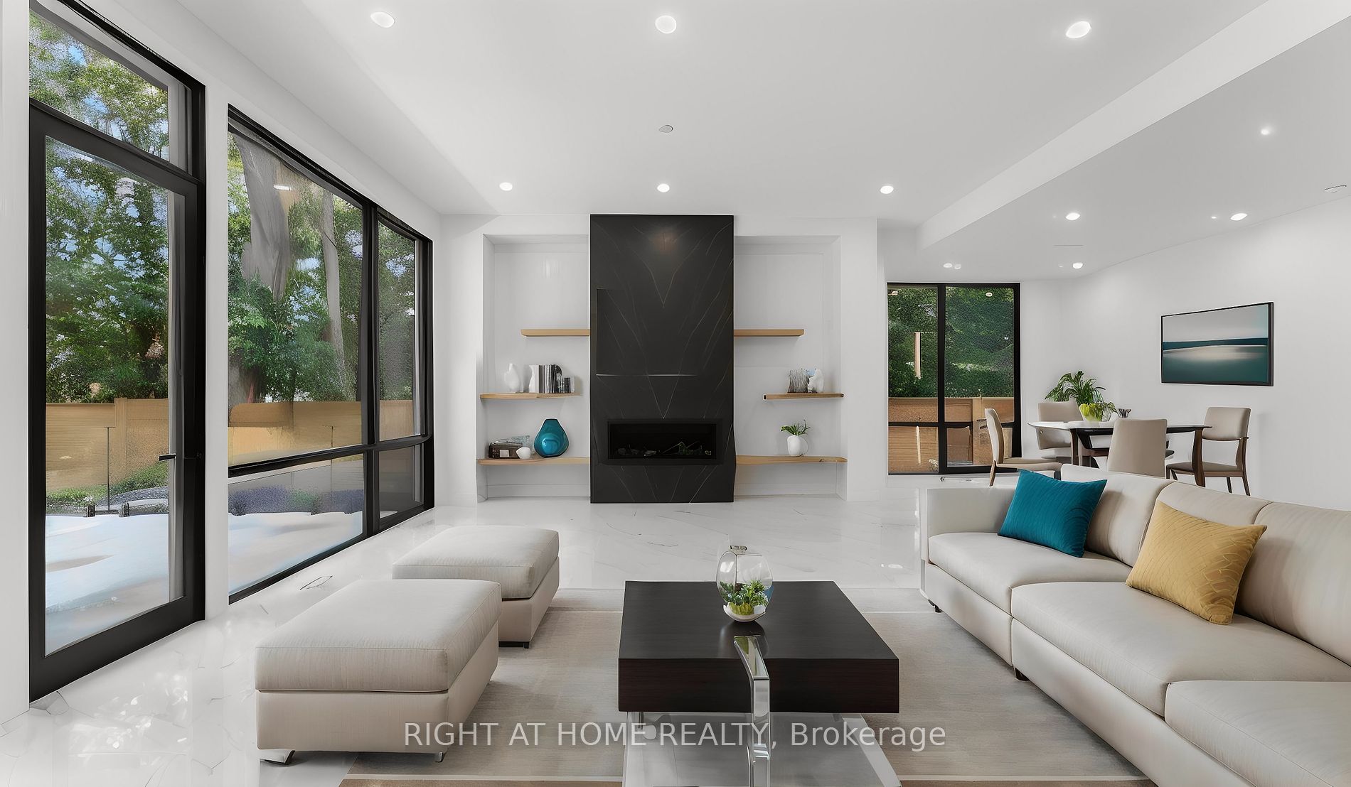 301 Lakeshore Rd W