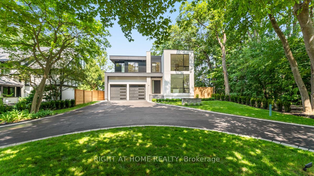 301 Lakeshore Rd W