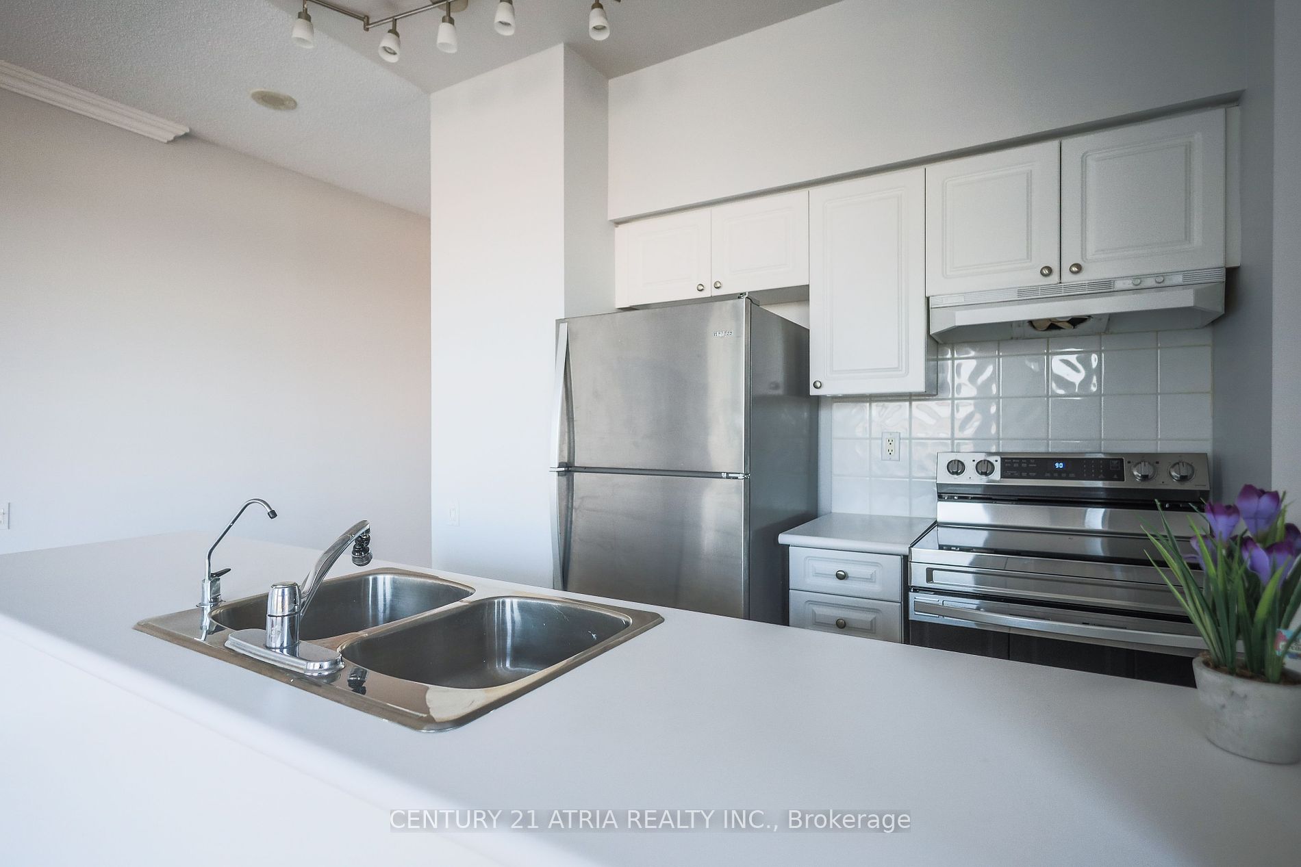 2067 Lake Shore Blvd W, #601
