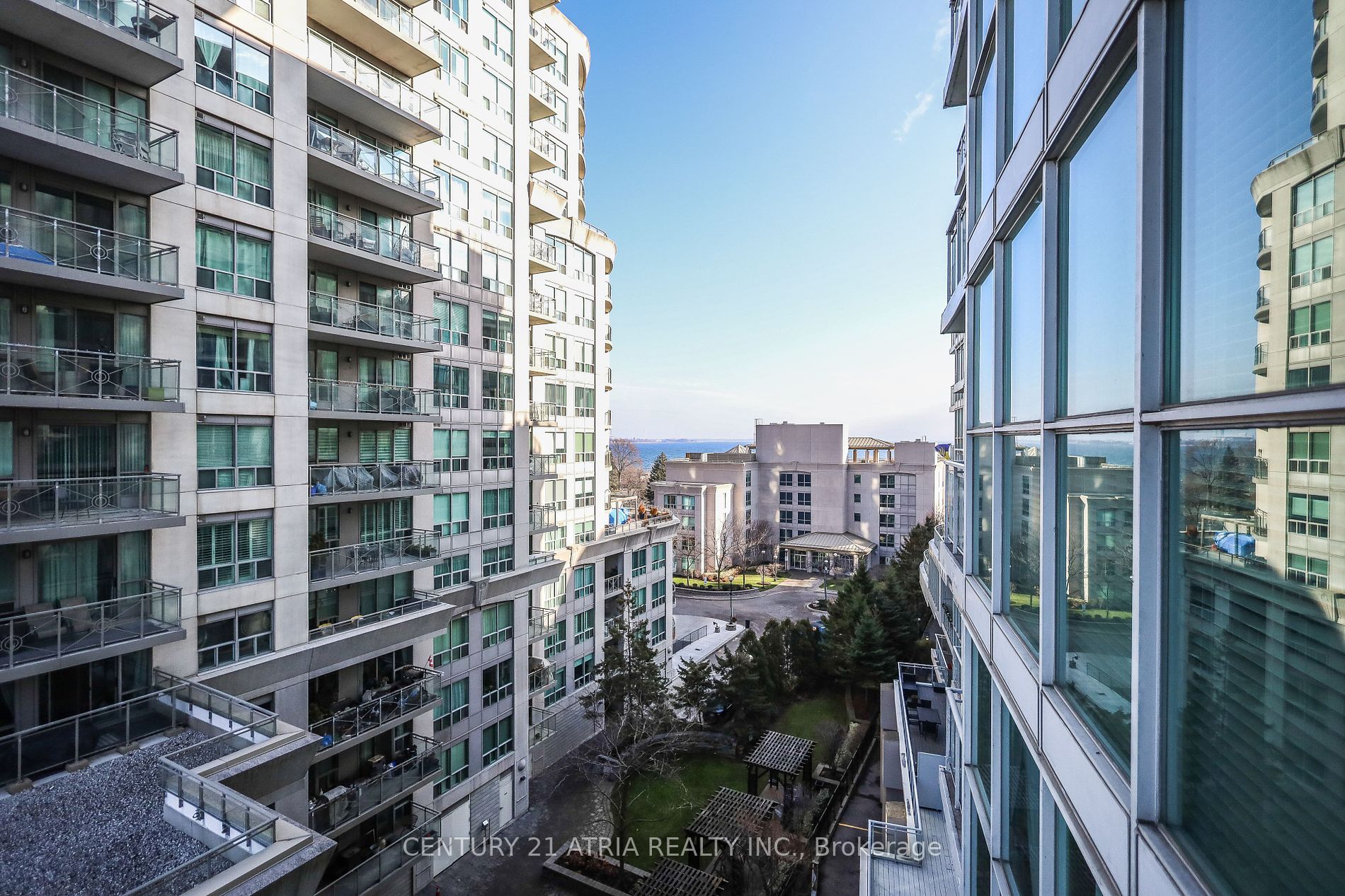 2067 Lake Shore Blvd W, #601