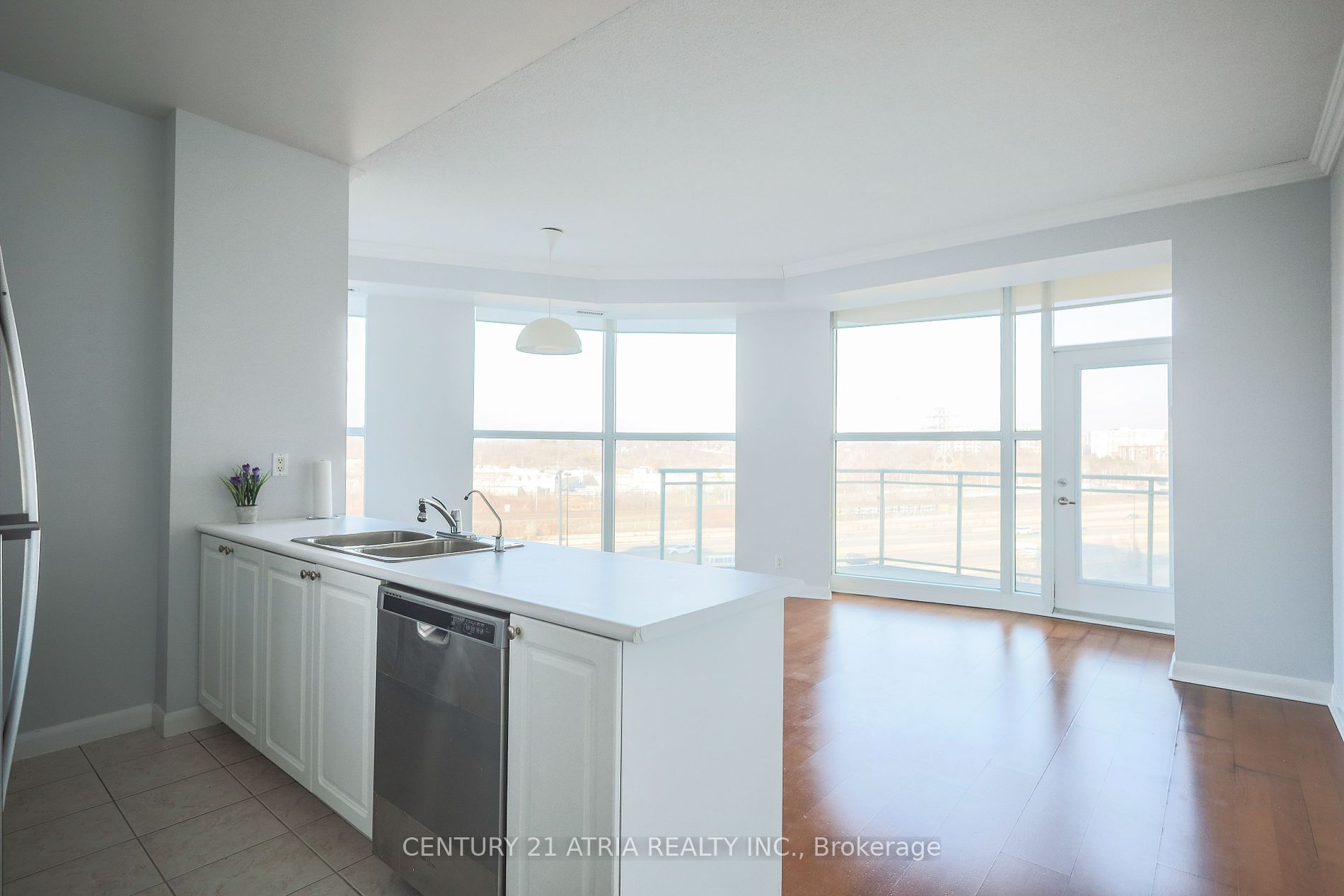 2067 Lake Shore Blvd W, #601