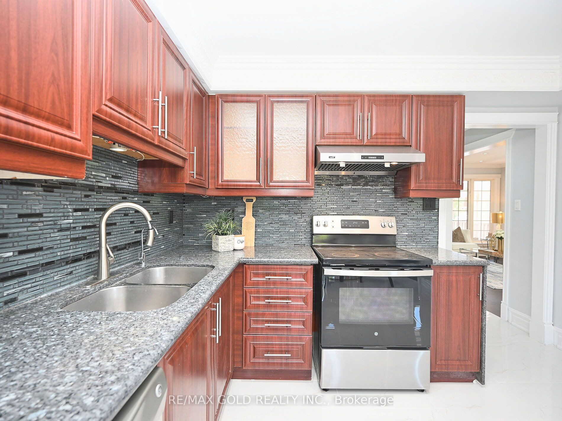 6 Oatfield Road