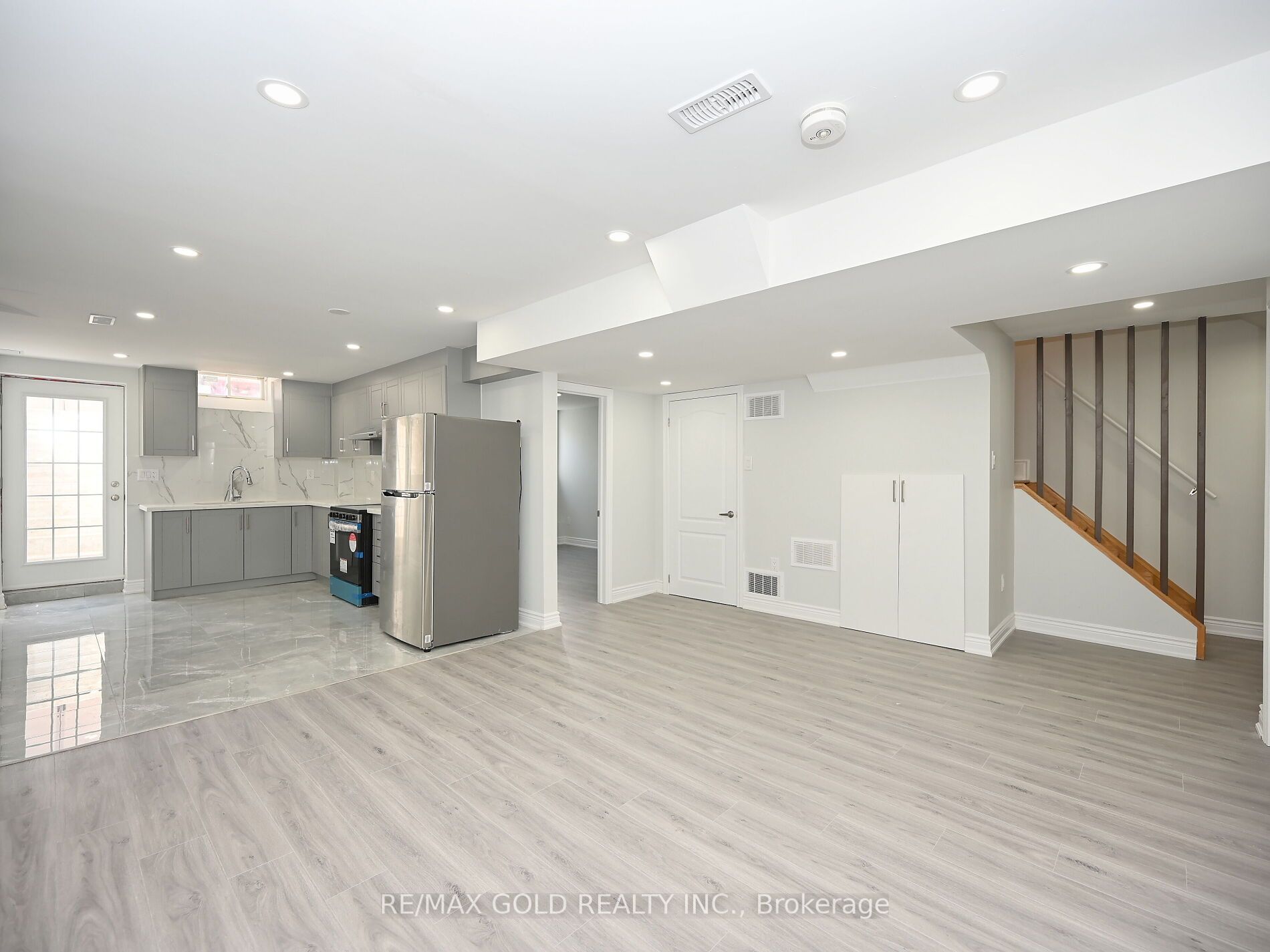 6 Oatfield Road