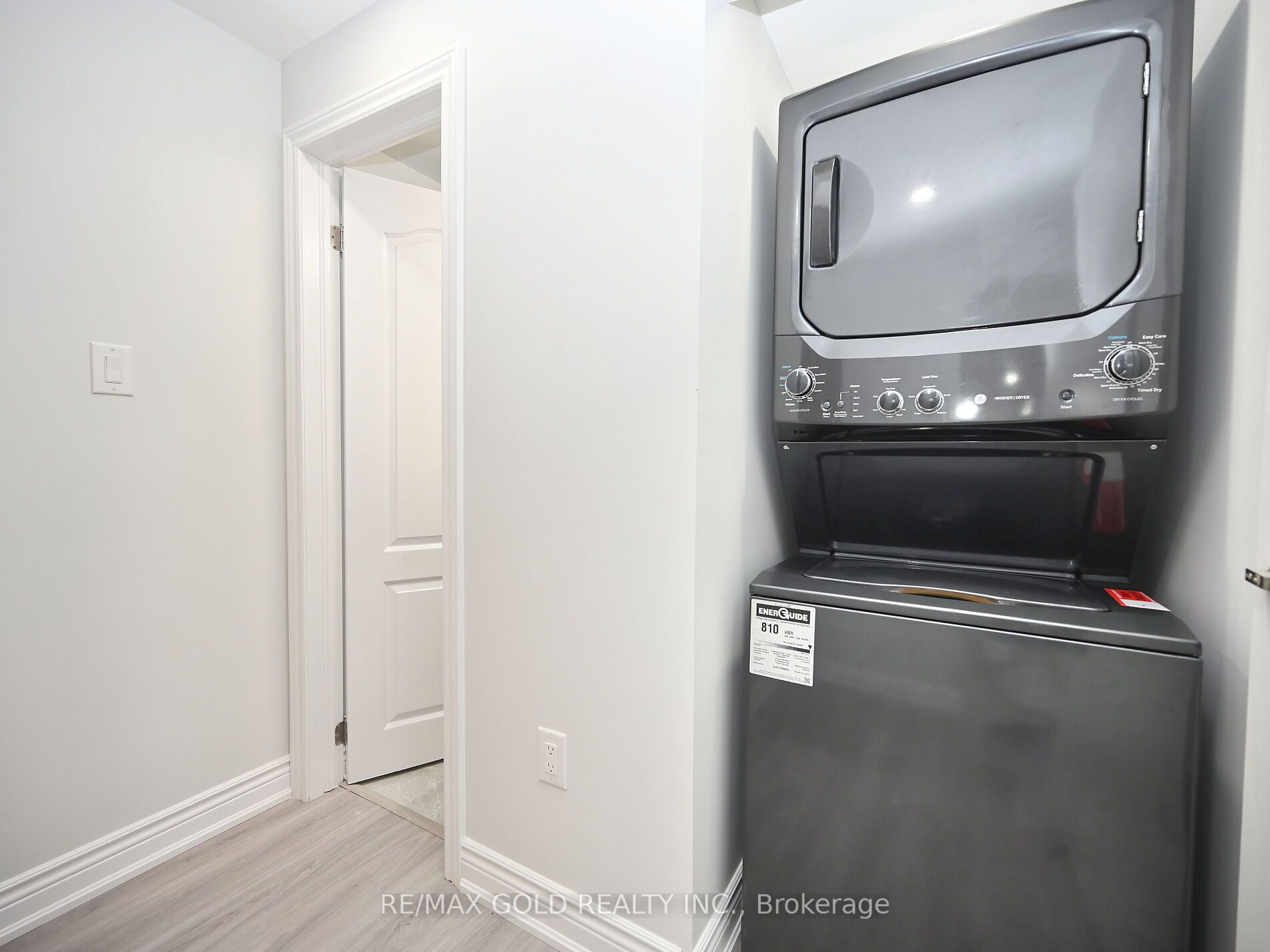 6 Oatfield Road