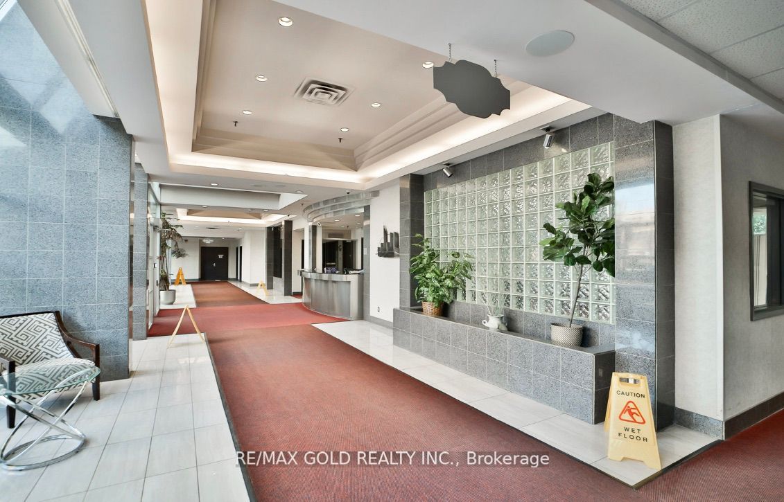 265 Enfield Place #903