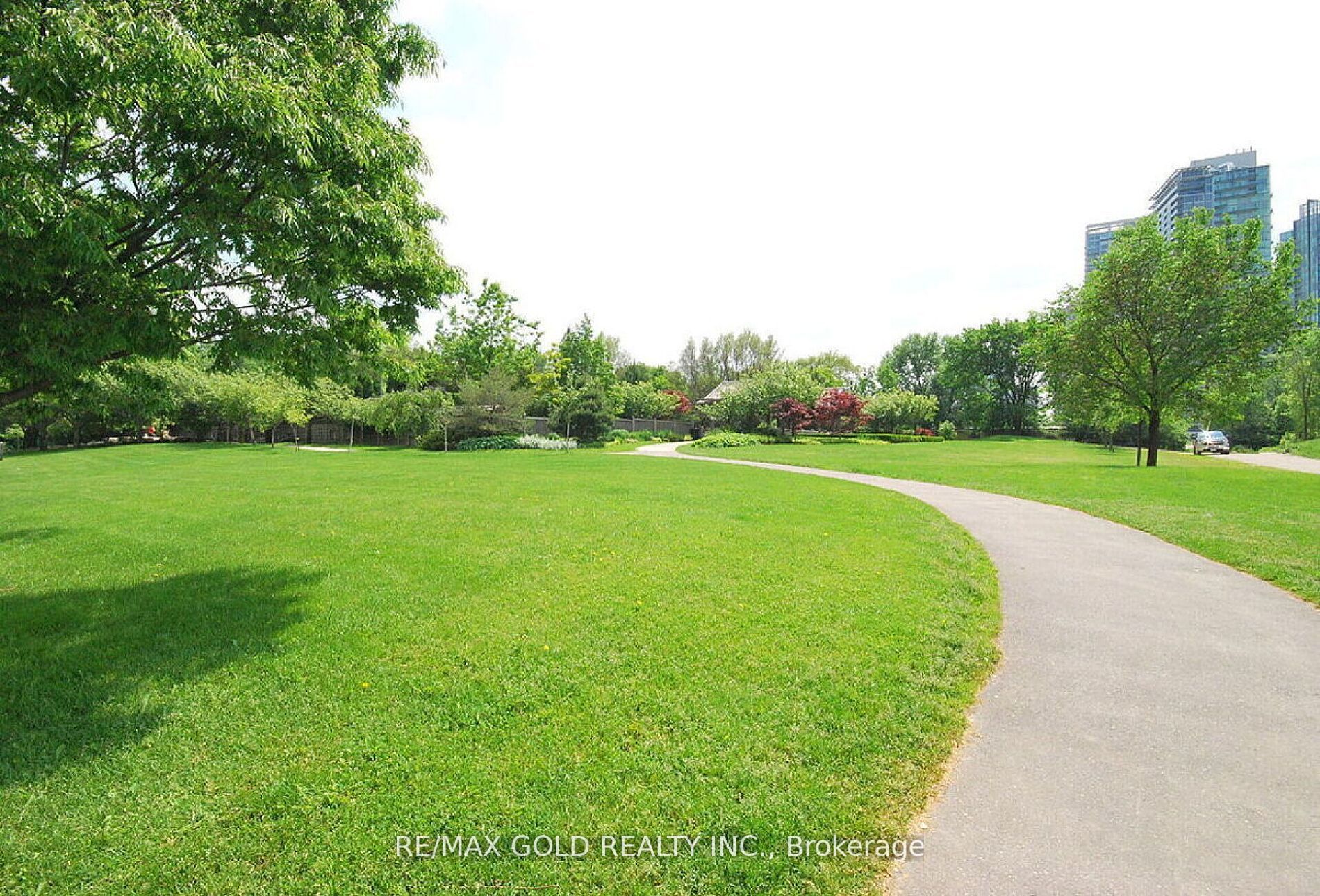 265 Enfield Place #903
