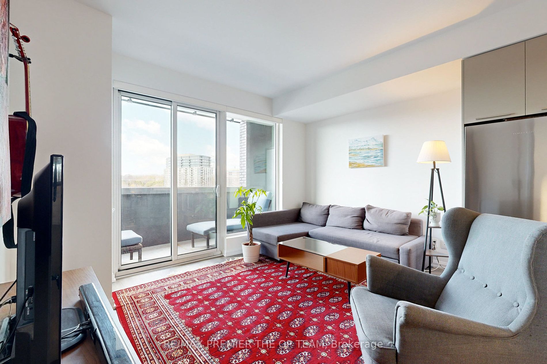 4208 Dundas Street W #414