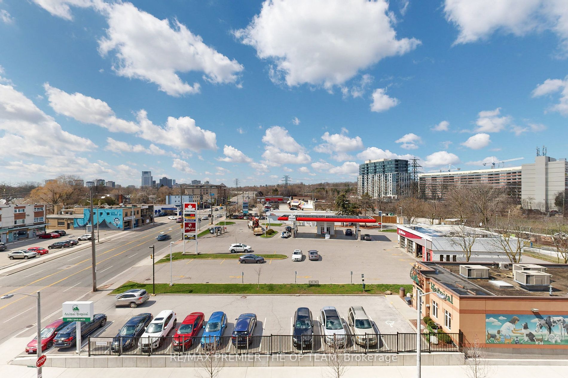 4208 Dundas Street W #414