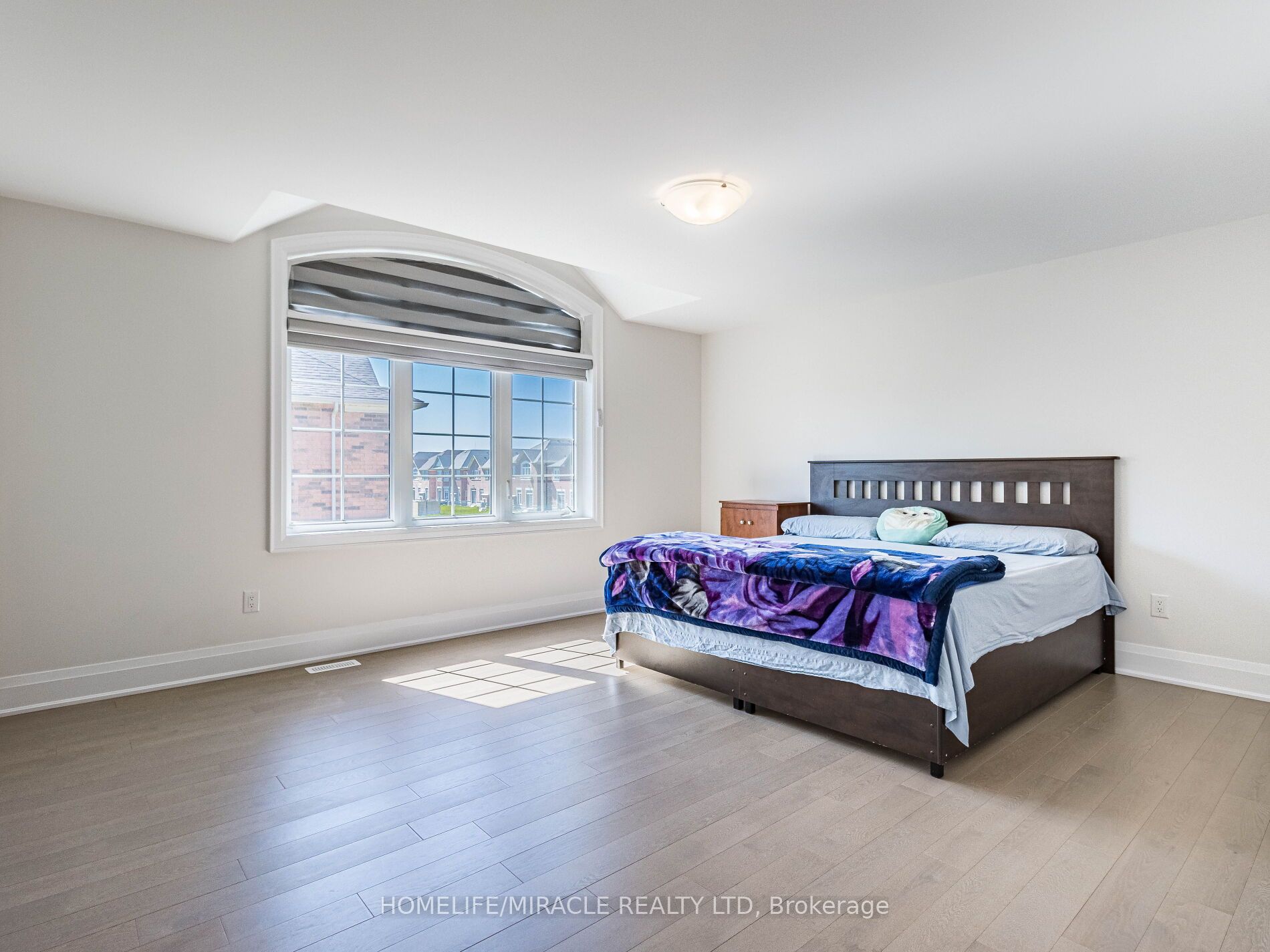 34 Rosewell Crescent