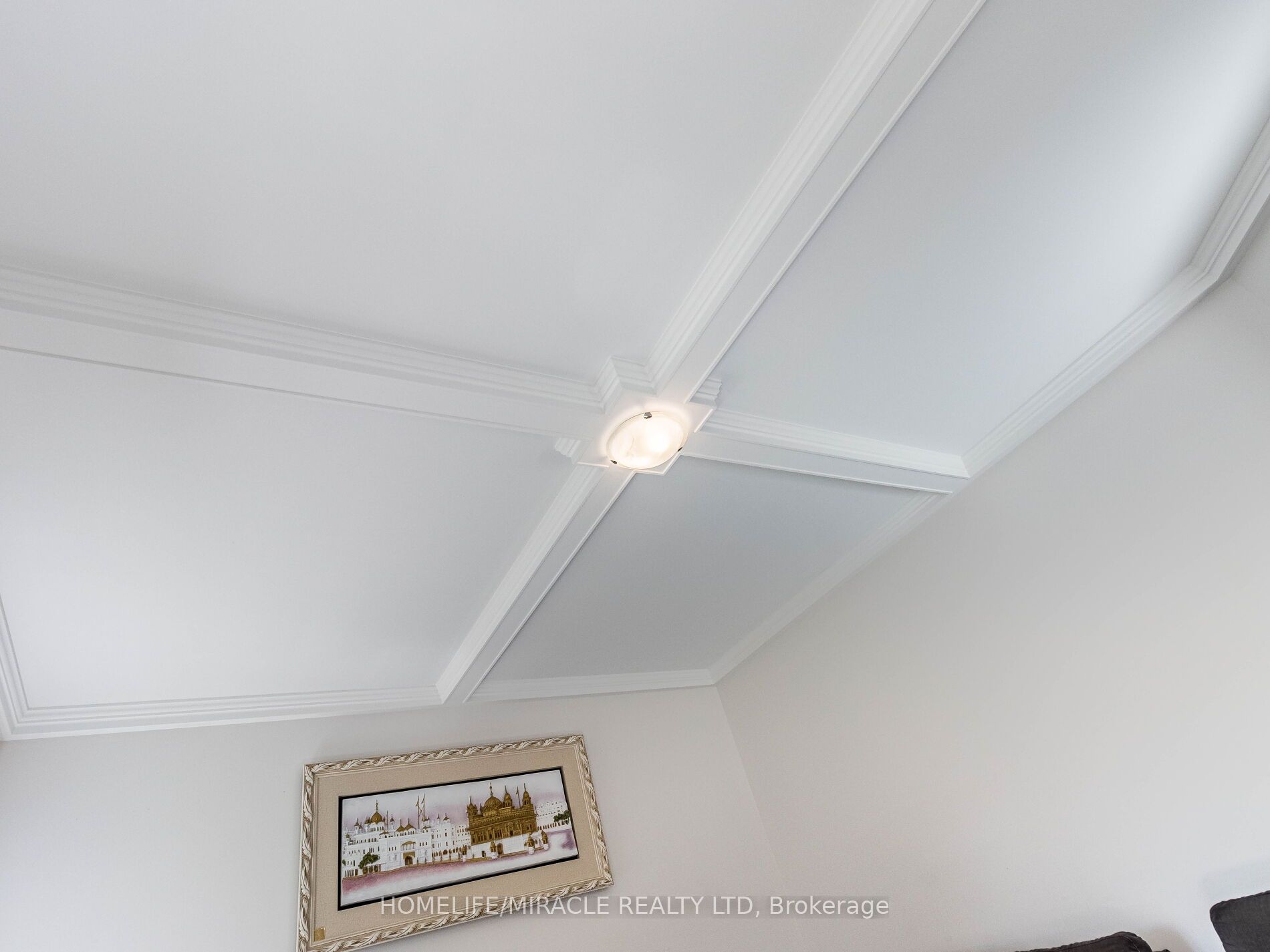 34 Rosewell Crescent