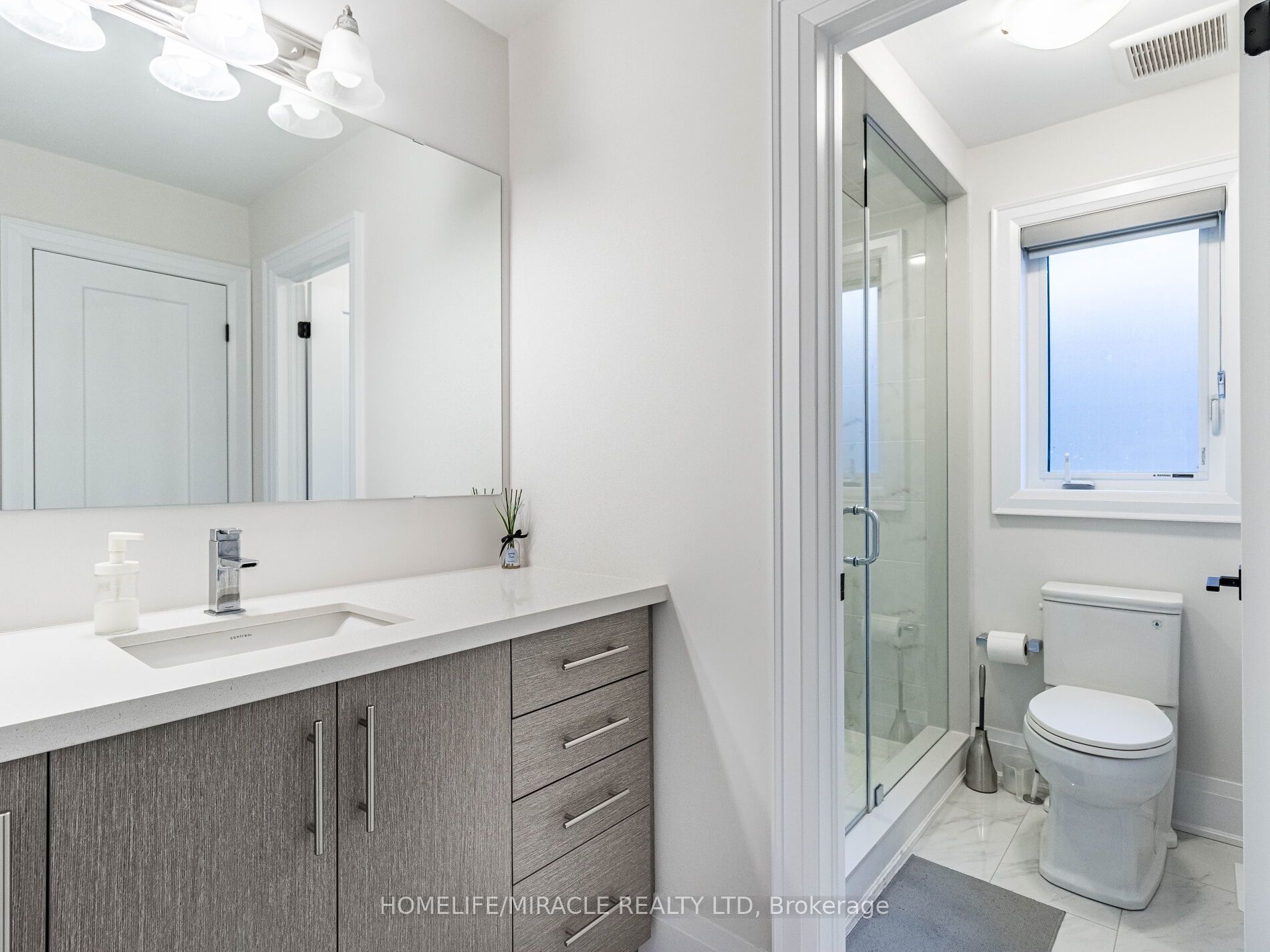34 Rosewell Crescent