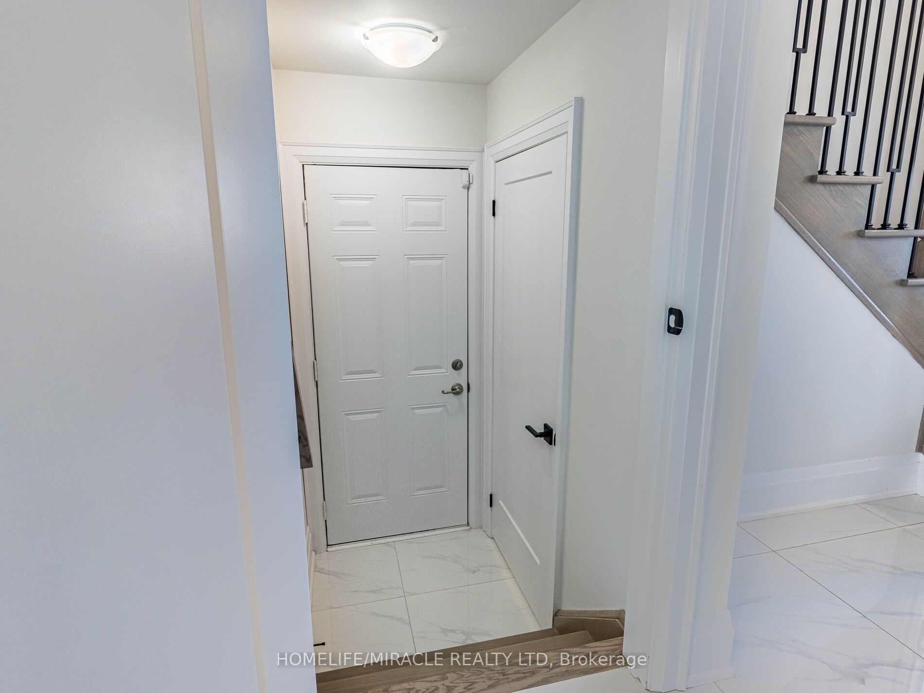 34 Rosewell Crescent