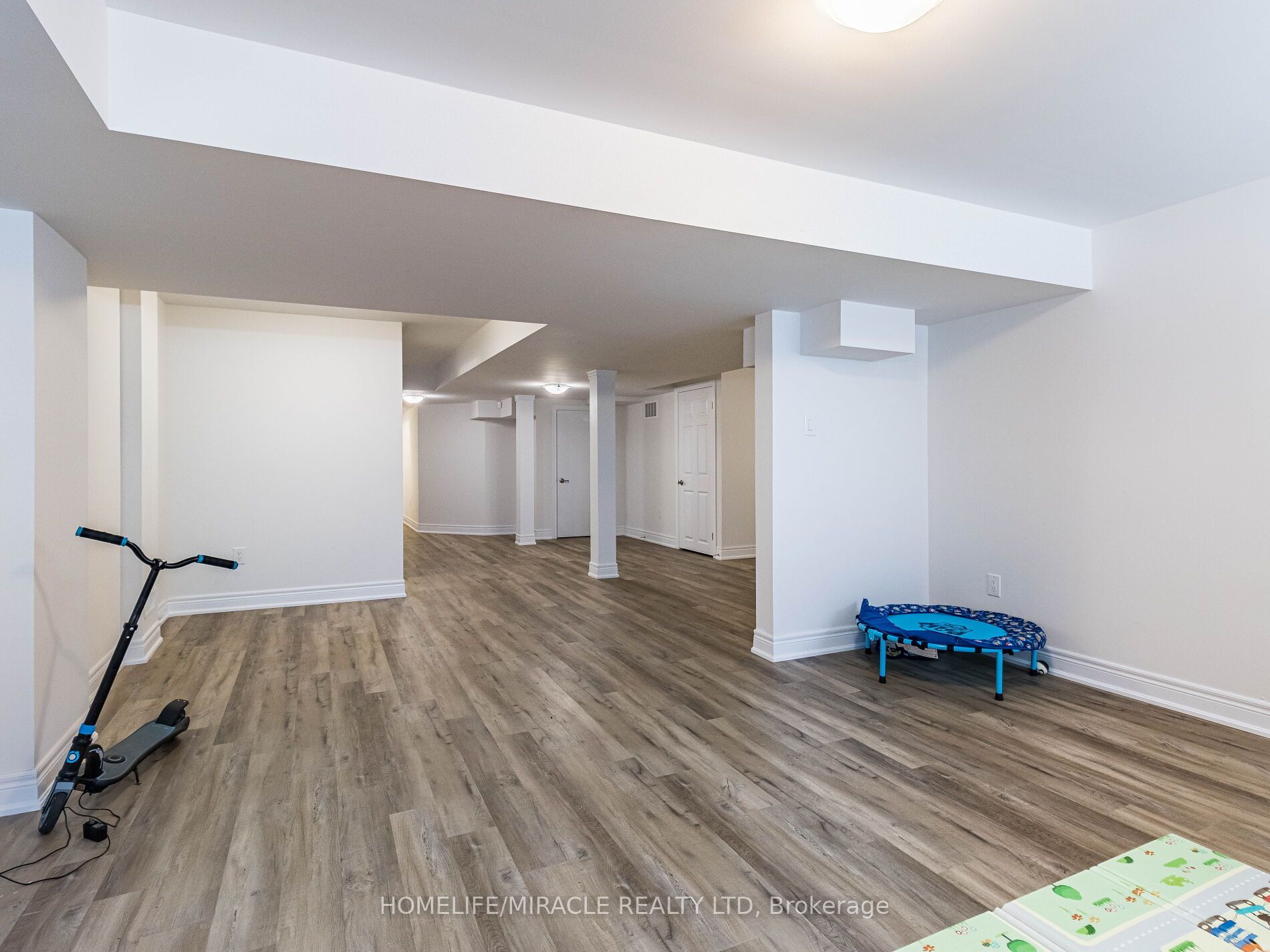 34 Rosewell Crescent