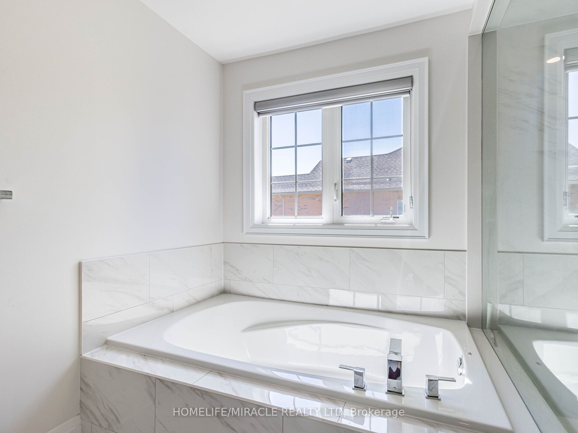 34 Rosewell Crescent