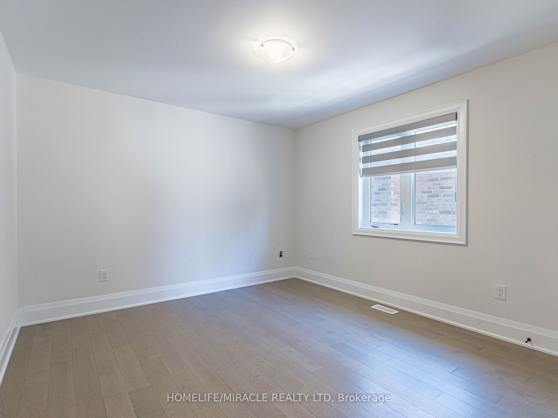 34 Rosewell Crescent