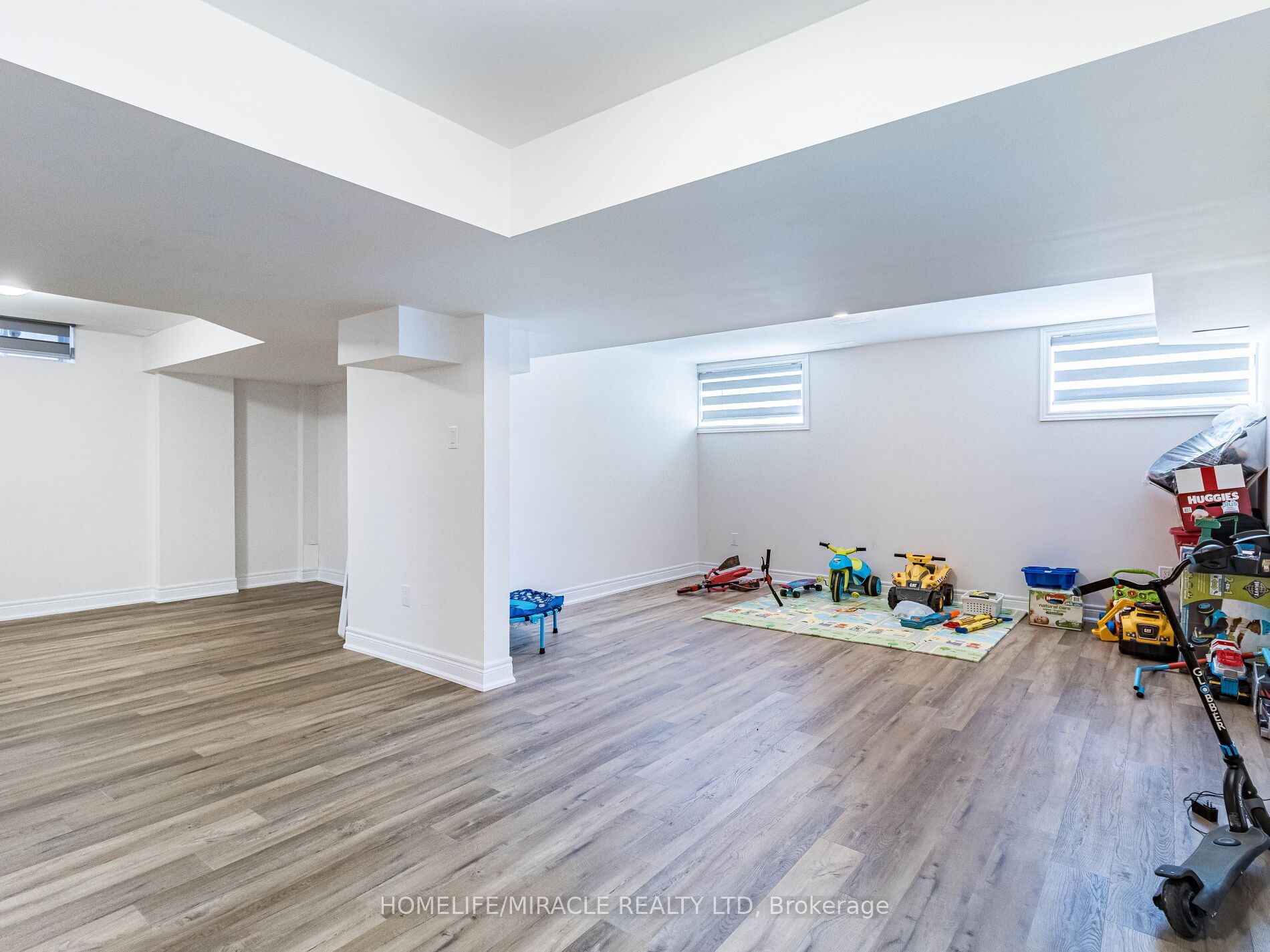 34 Rosewell Crescent