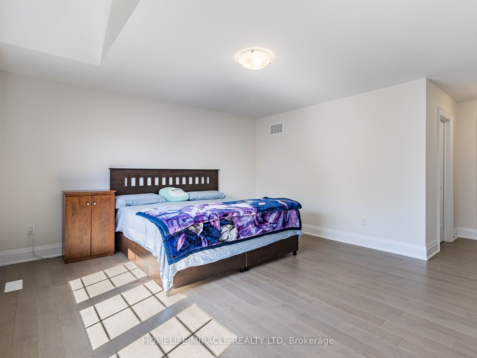 34 Rosewell Crescent