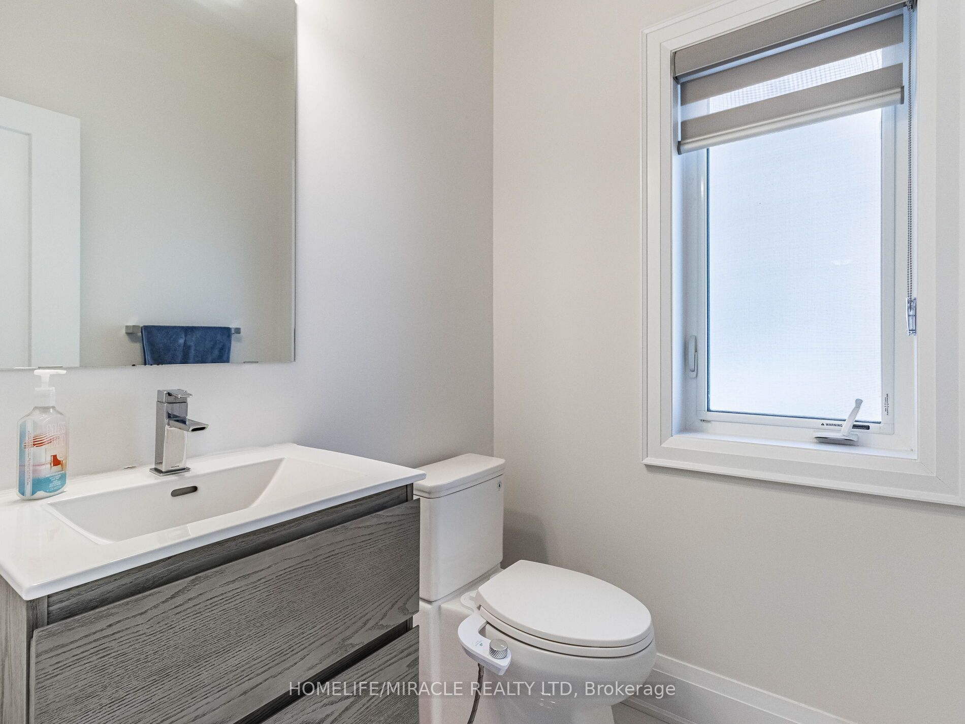 34 Rosewell Crescent