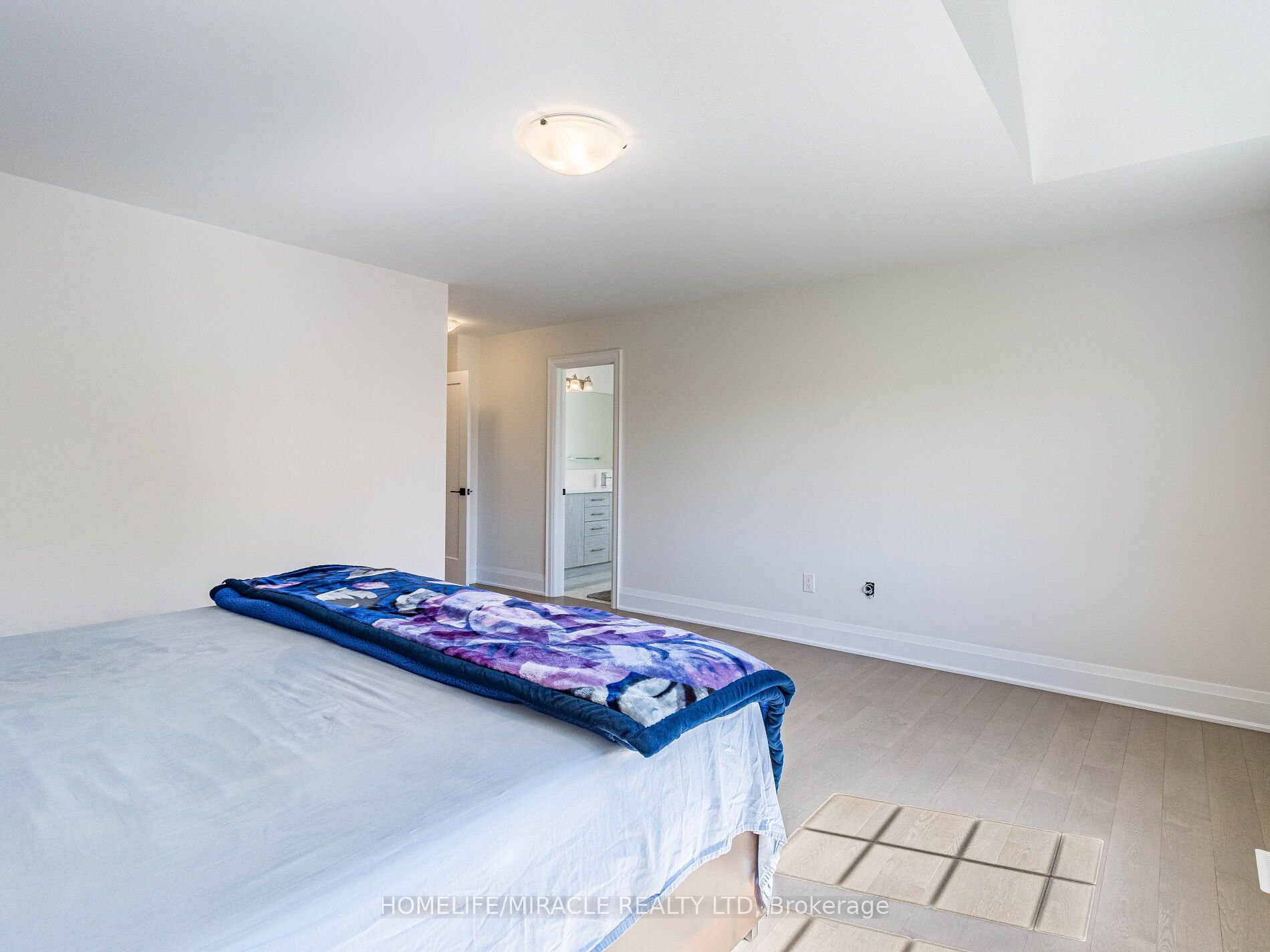 34 Rosewell Crescent